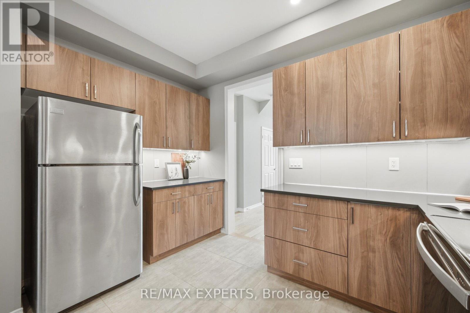 21 Hornchurch Street, Whitby, Ontario  L1P 0J3 - Photo 16 - E13210708