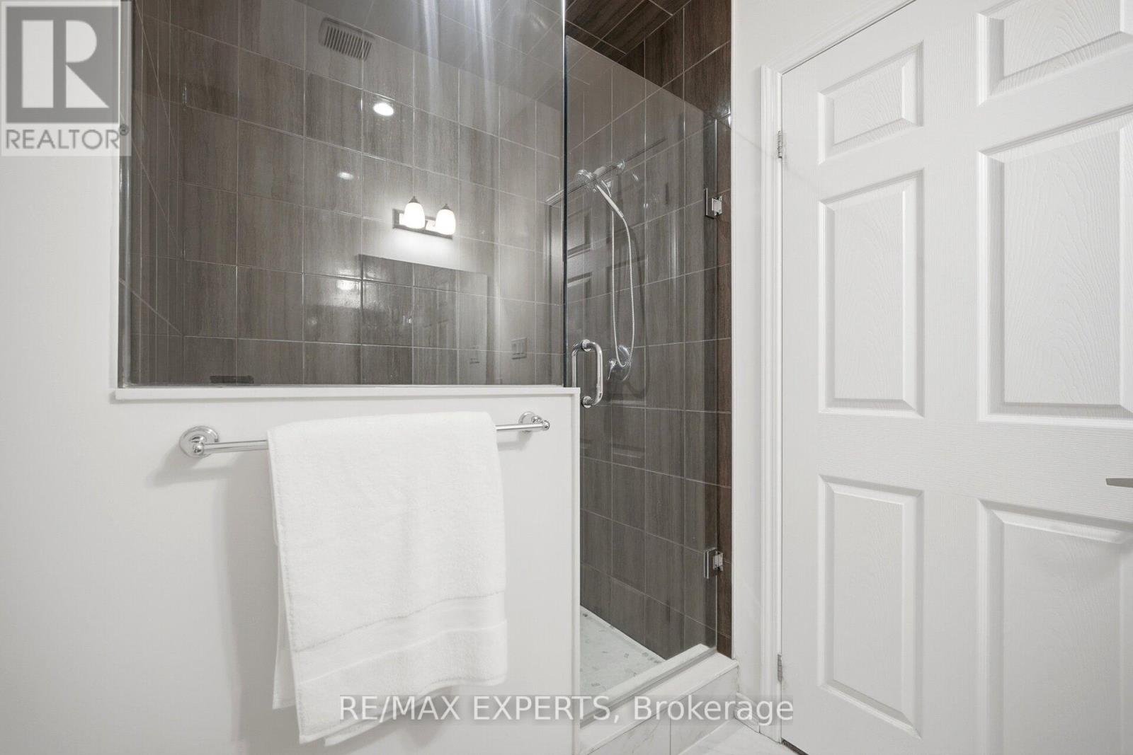 21 Hornchurch Street, Whitby, Ontario  L1P 0J3 - Photo 28 - E13210708