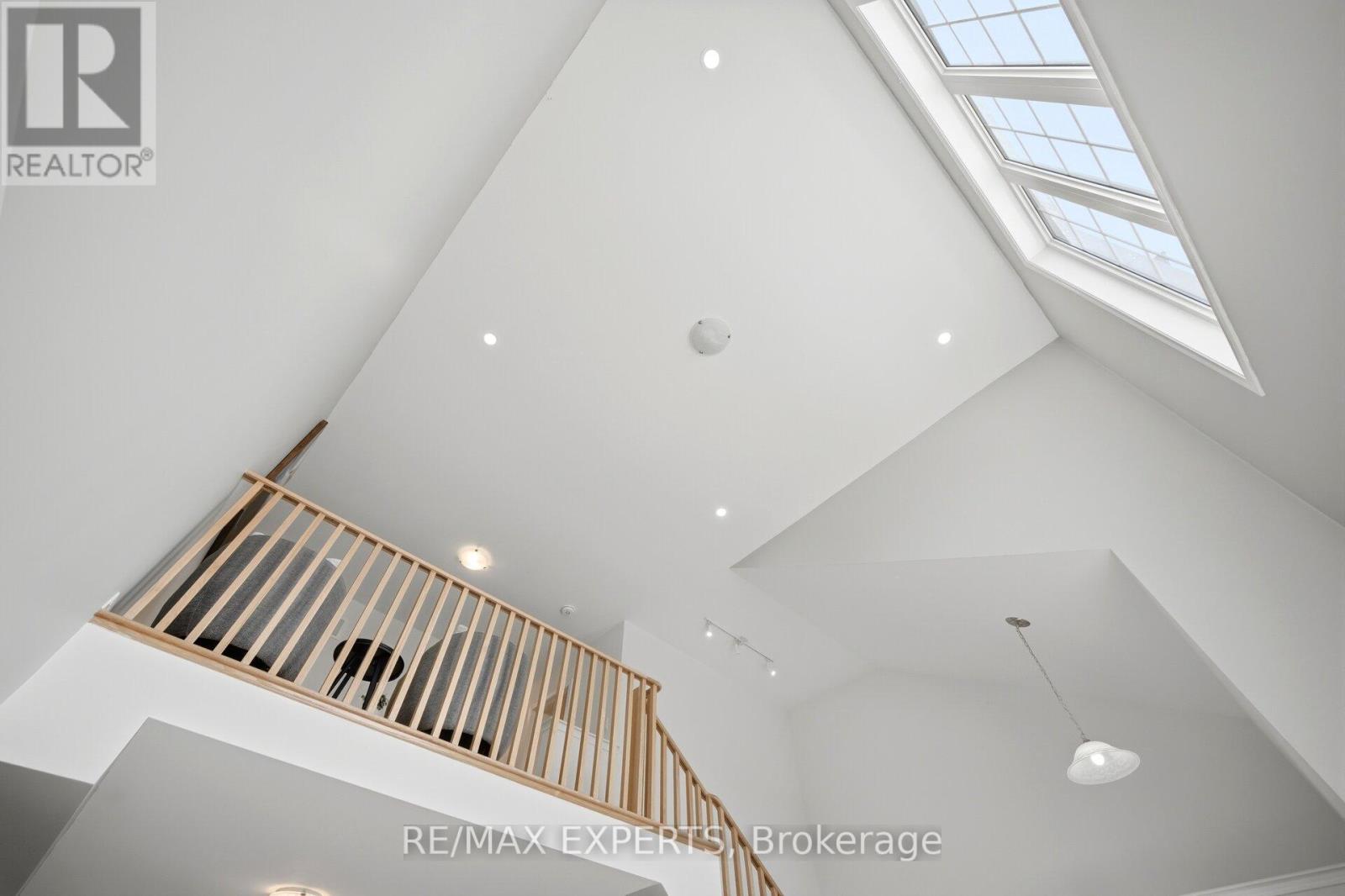 21 Hornchurch Street, Whitby, Ontario  L1P 0J3 - Photo 9 - E13210708