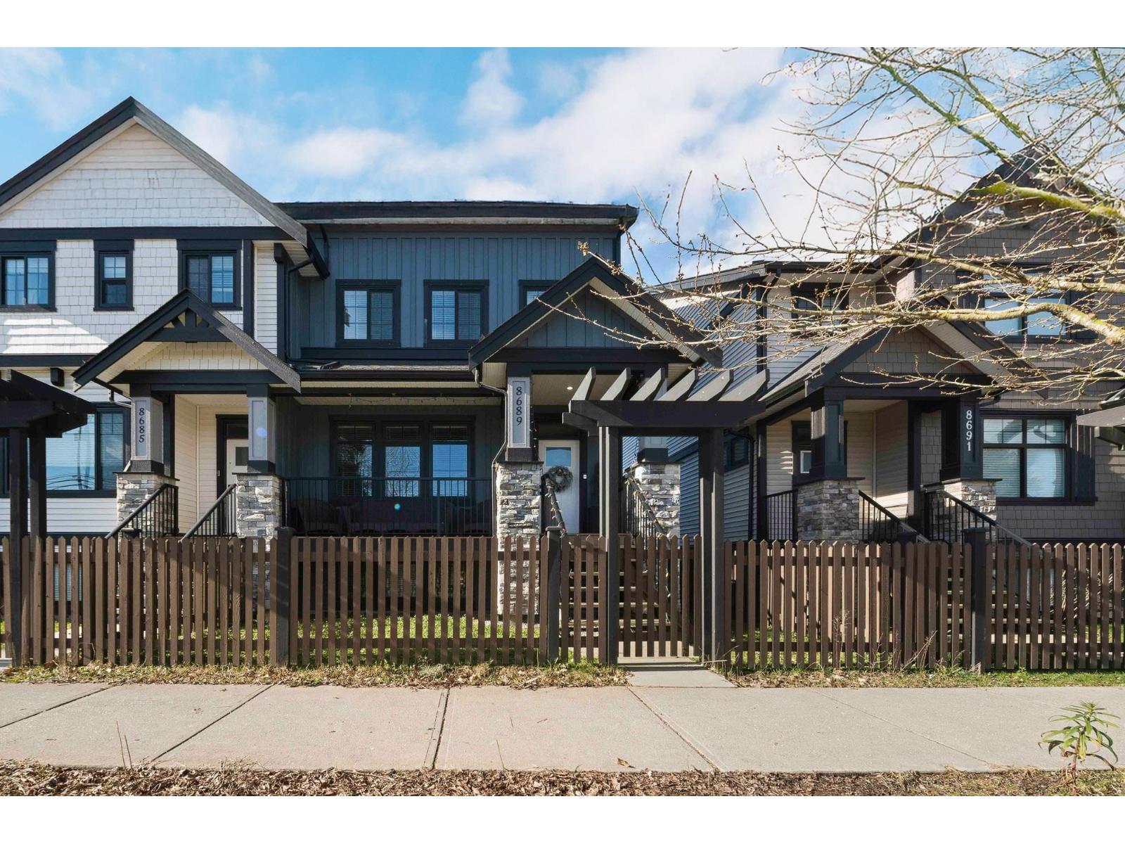 8689 CEDAR STREET, mission, British Columbia