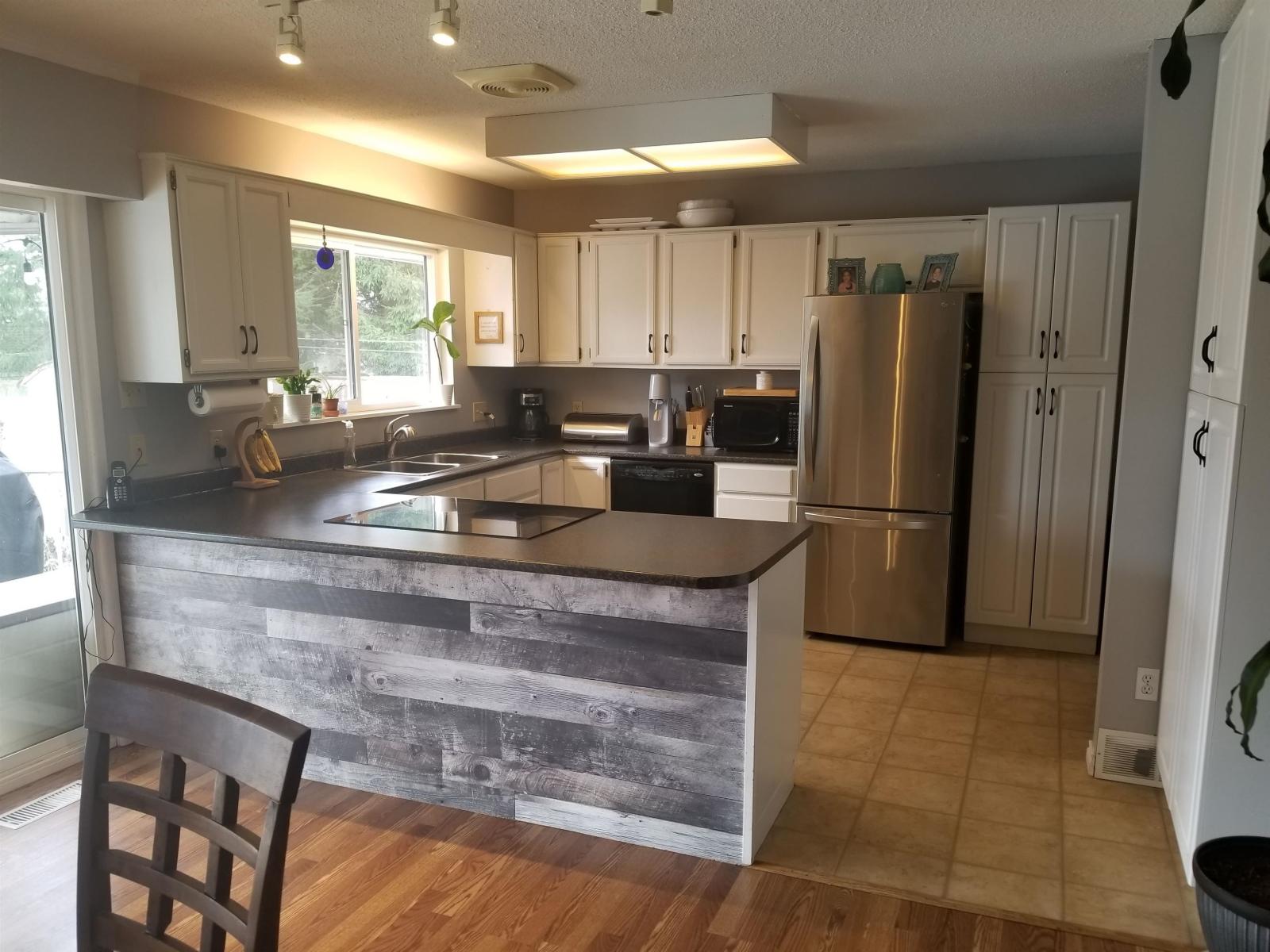 13706 North Bluff Road, White Rock, British Columbia  V4B 3B9 - Photo 3 - R3128290