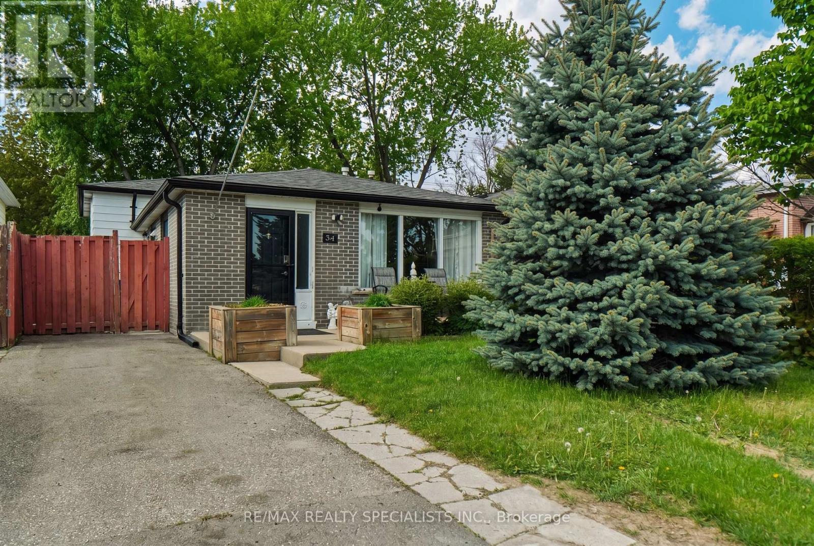 34 ALPHONSUS COURT, New Tecumseth, Ontario