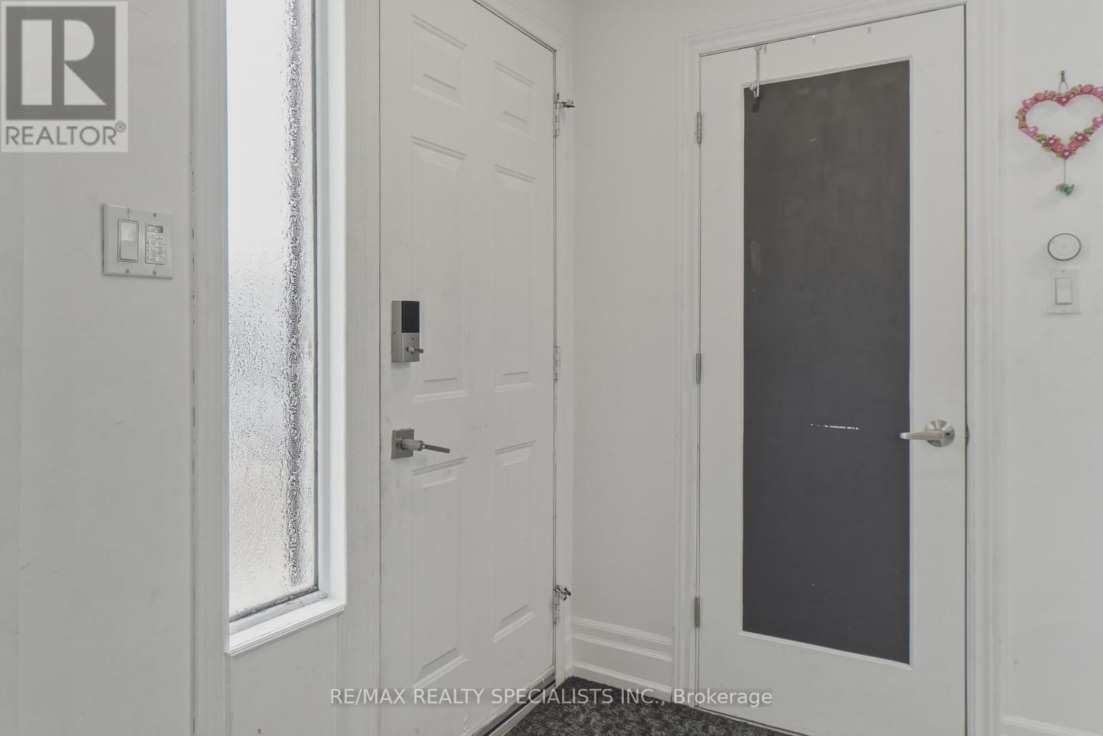 34 Alphonsus Court, New Tecumseth, Ontario  L0G 1W0 - Photo 3 - N13210586
