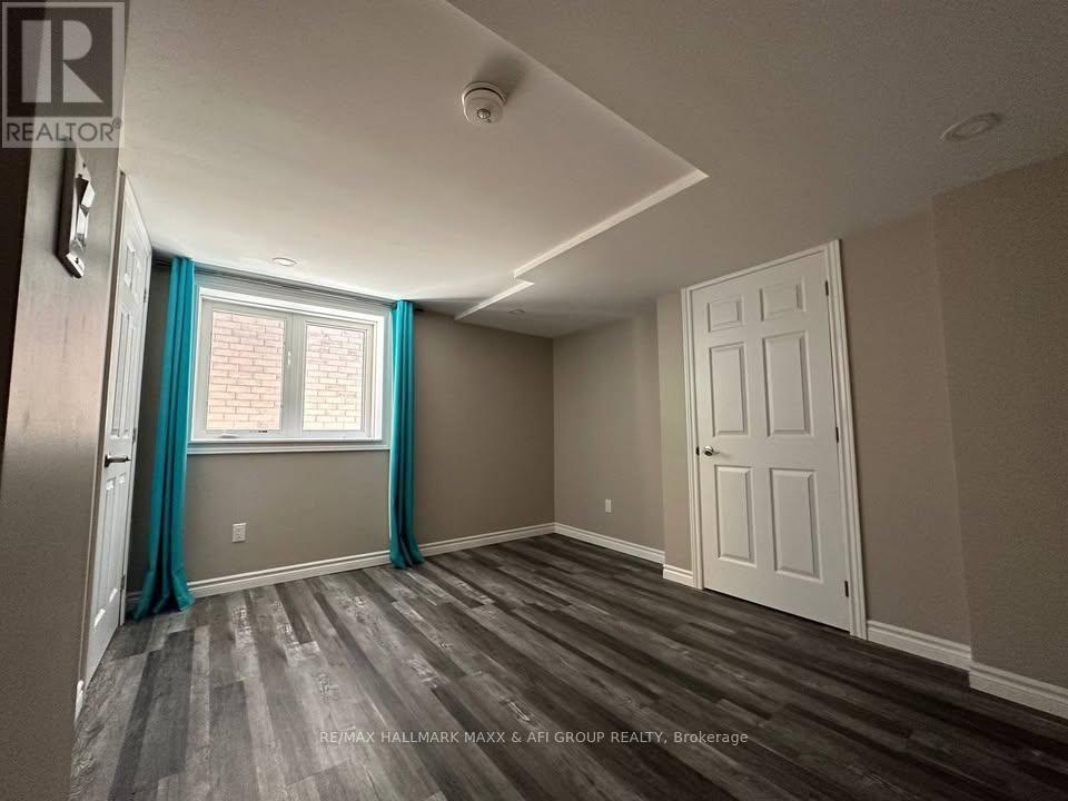 33 Camelot Square, Barrie, Ontario  L4M 0C3 - Photo 7 - S13210656