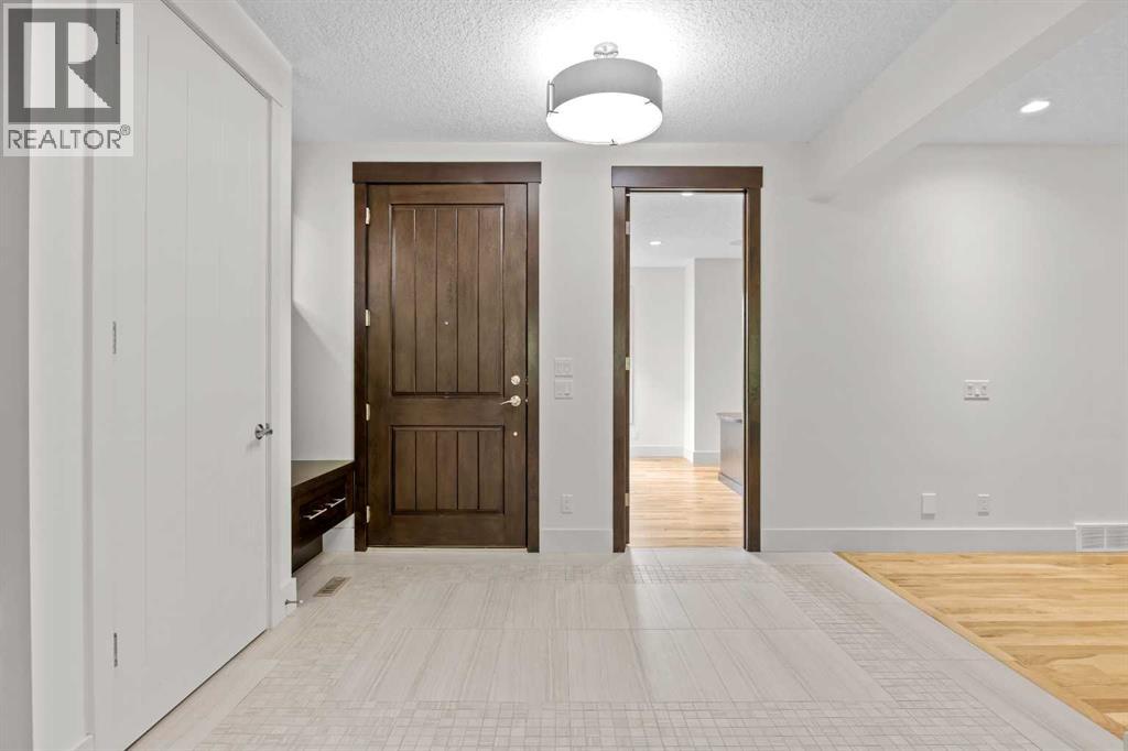89 Evergreen Mount SW, Calgary, Alberta  T2Y 3T9 - Photo 5 - A2313046