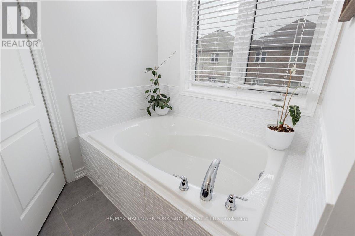 39 Prosser Crescent, Georgina, Ontario  L0E 1R0 - Photo 21 - N13070782