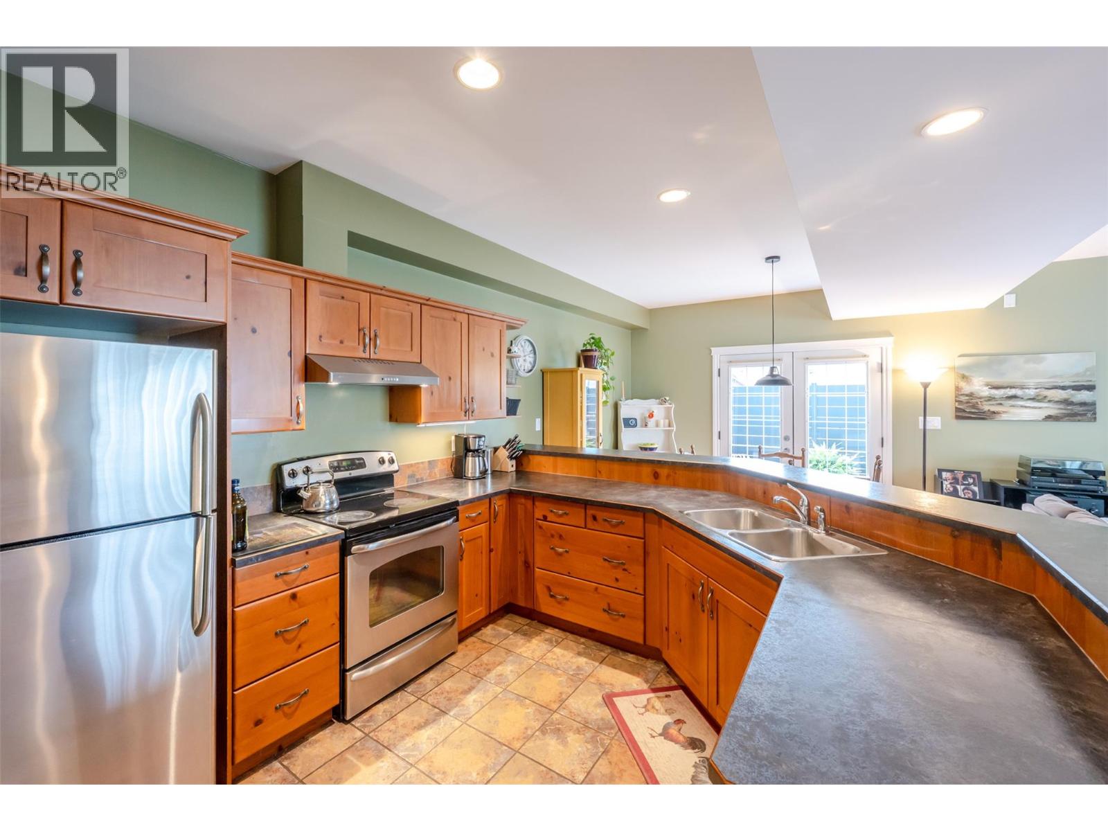 168 Regina Avenue Unit# 105, Penticton, British Columbia  V2A 2K8 - Photo 2 - 10389302