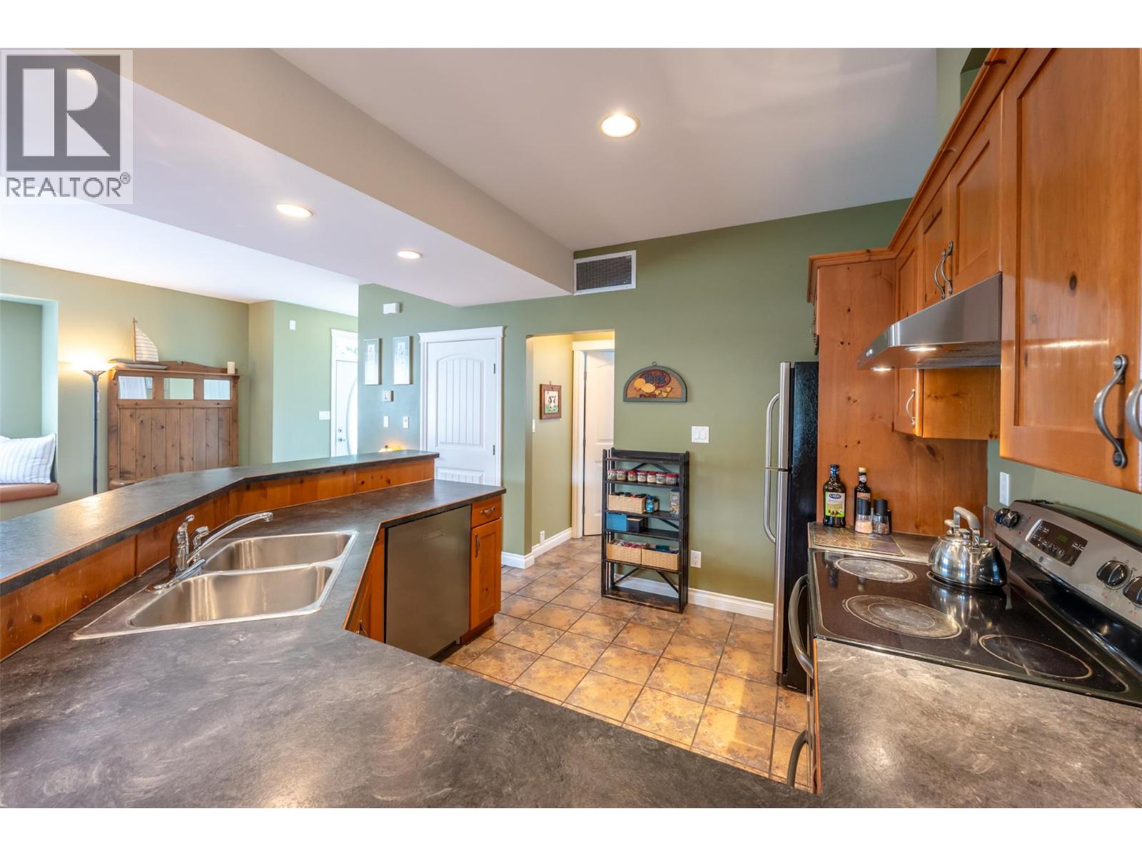 168 Regina Avenue Unit# 105, Penticton, British Columbia  V2A 2K8 - Photo 4 - 10389302