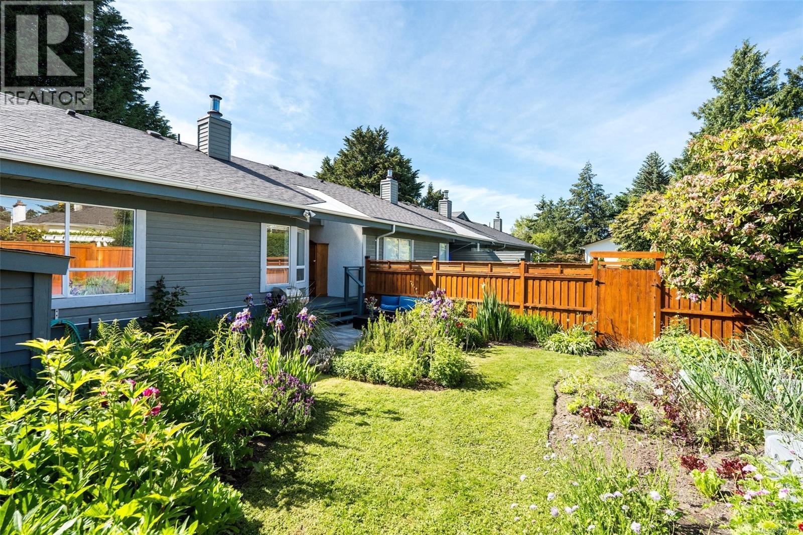 4 3221 Wordsworth St, Saanich, British Columbia V8P 4B7 - Photo 26 - 1037963