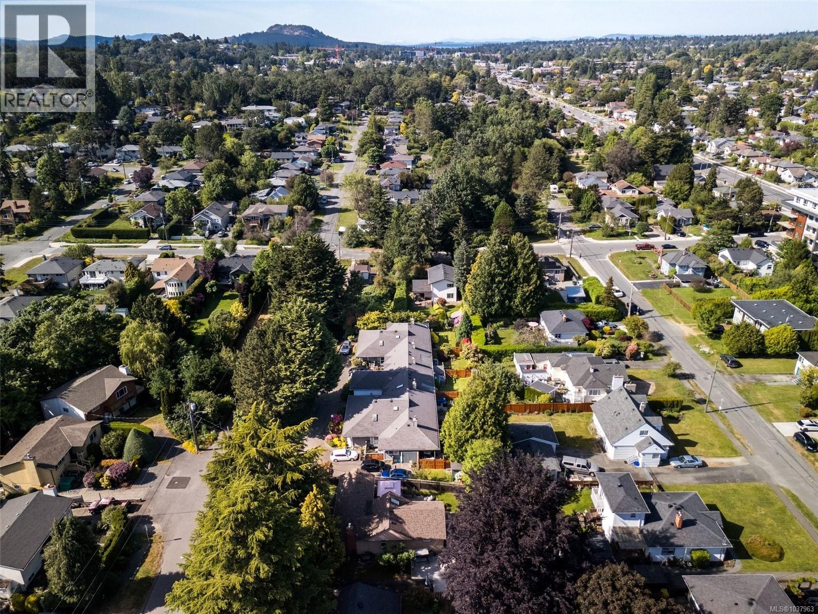 4 3221 Wordsworth St, Saanich, British Columbia V8P 4B7 - Photo 33 - 1037963