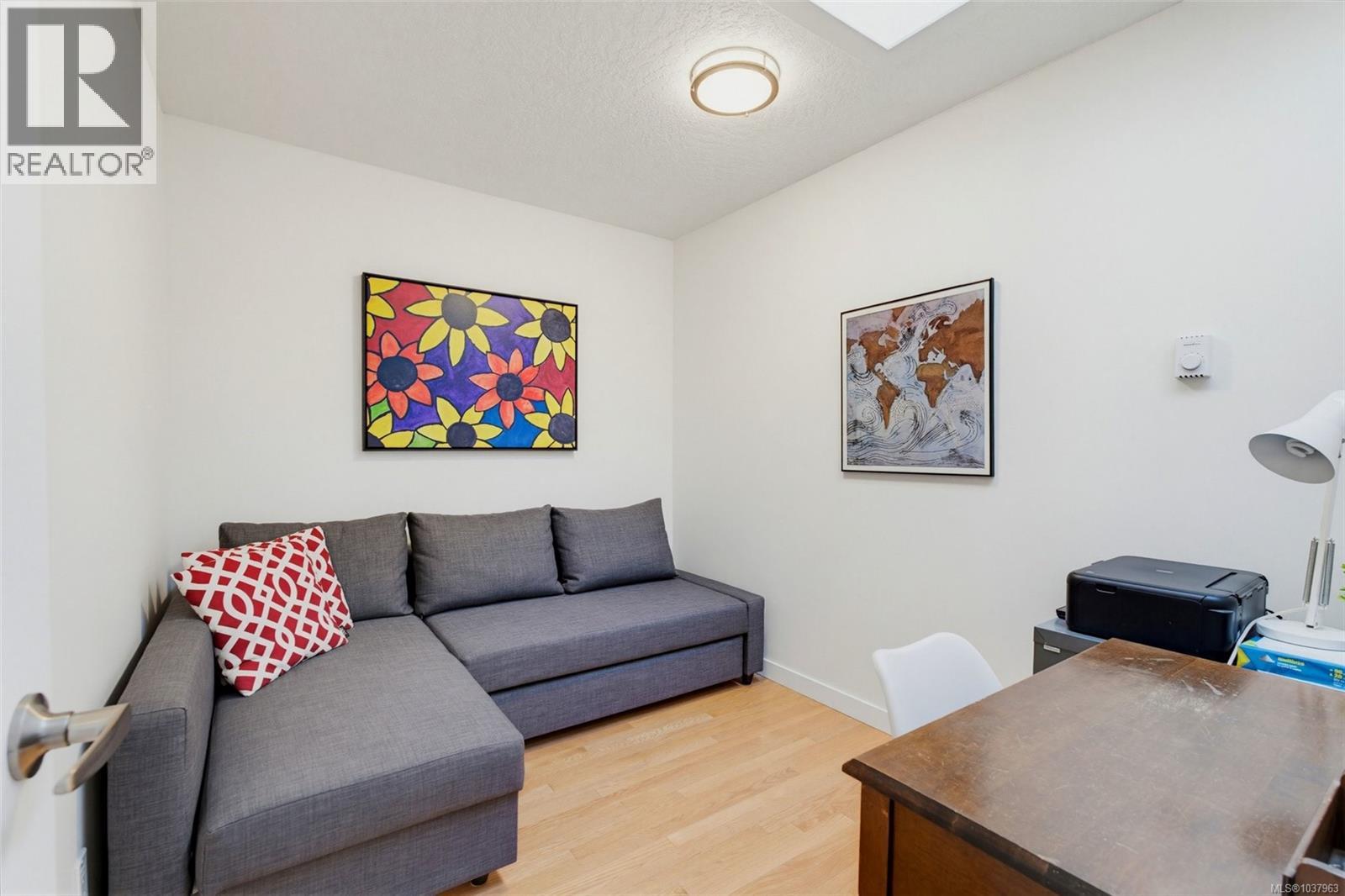 4 3221 Wordsworth St, Saanich, British Columbia V8P 4B7 - Photo 8 - 1037963
