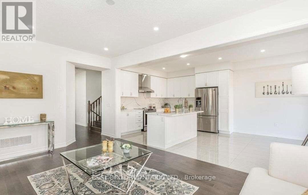 197 Etheridge Avenue, Milton, Ontario  L9E 1J1 - Photo 4 - W13203894