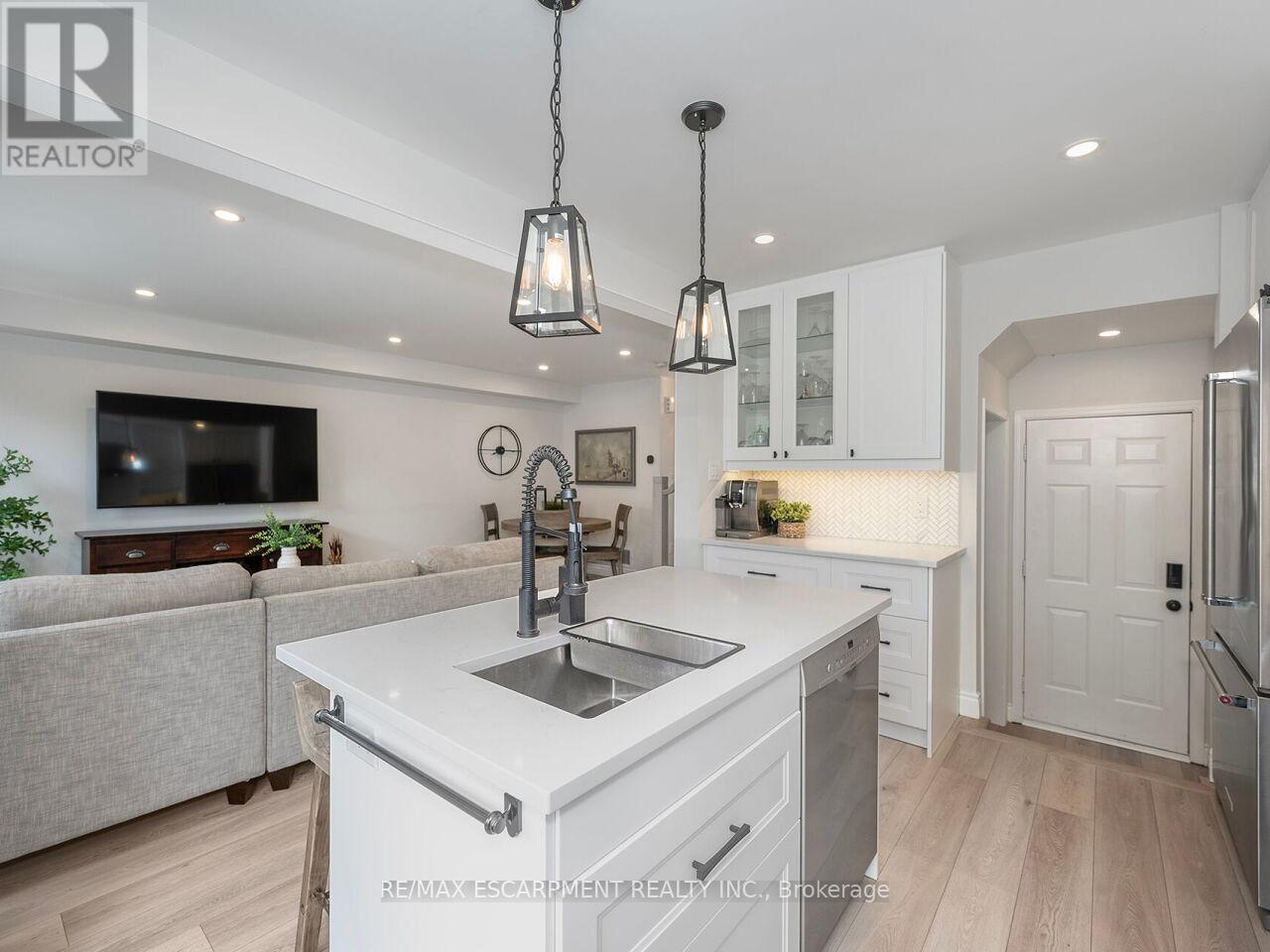 2448 Wooden Hill Circle, Oakville, Ontario  L6M 4E3 - Photo 17 - W13210572