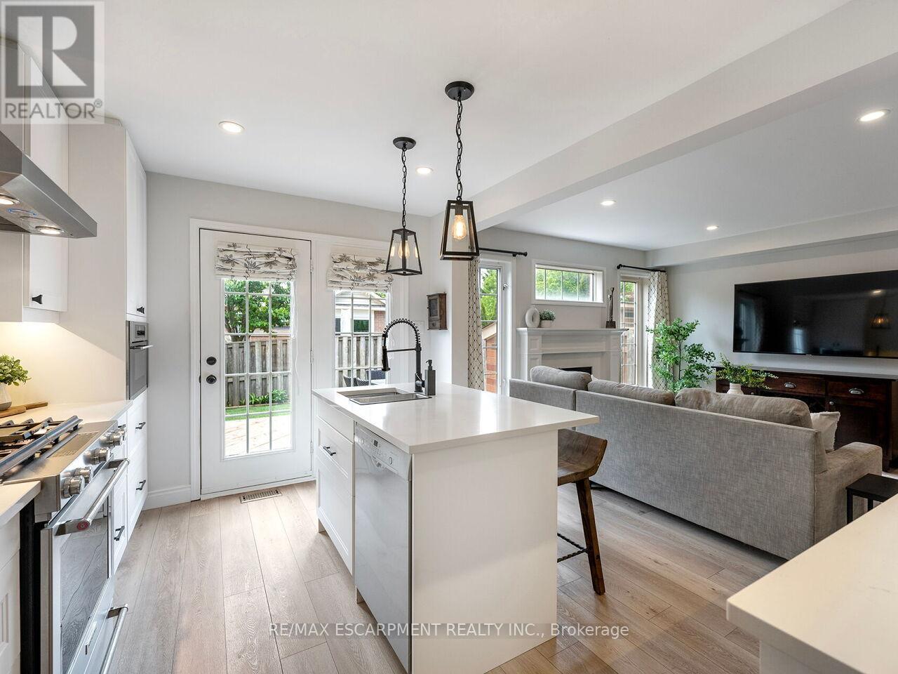 2448 Wooden Hill Circle, Oakville, Ontario  L6M 4E3 - Photo 20 - W13210572