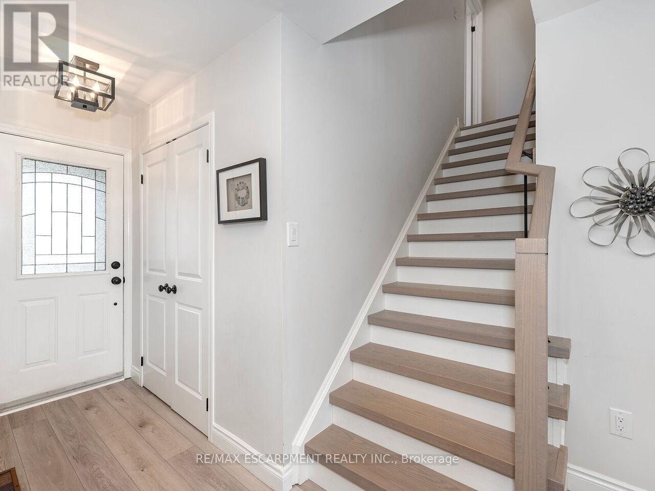 2448 Wooden Hill Circle, Oakville, Ontario  L6M 4E3 - Photo 25 - W13210572