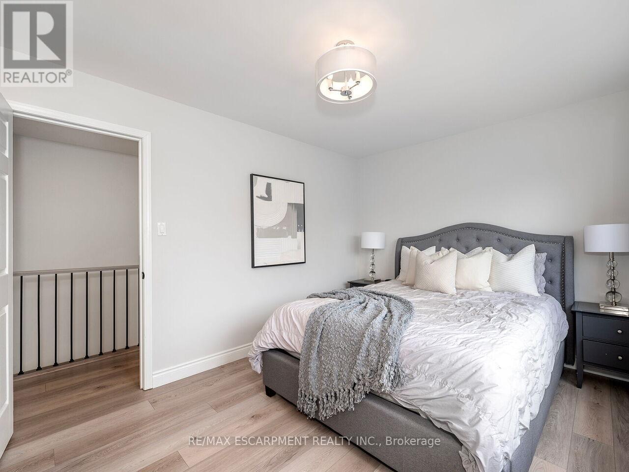 2448 Wooden Hill Circle, Oakville, Ontario  L6M 4E3 - Photo 28 - W13210572