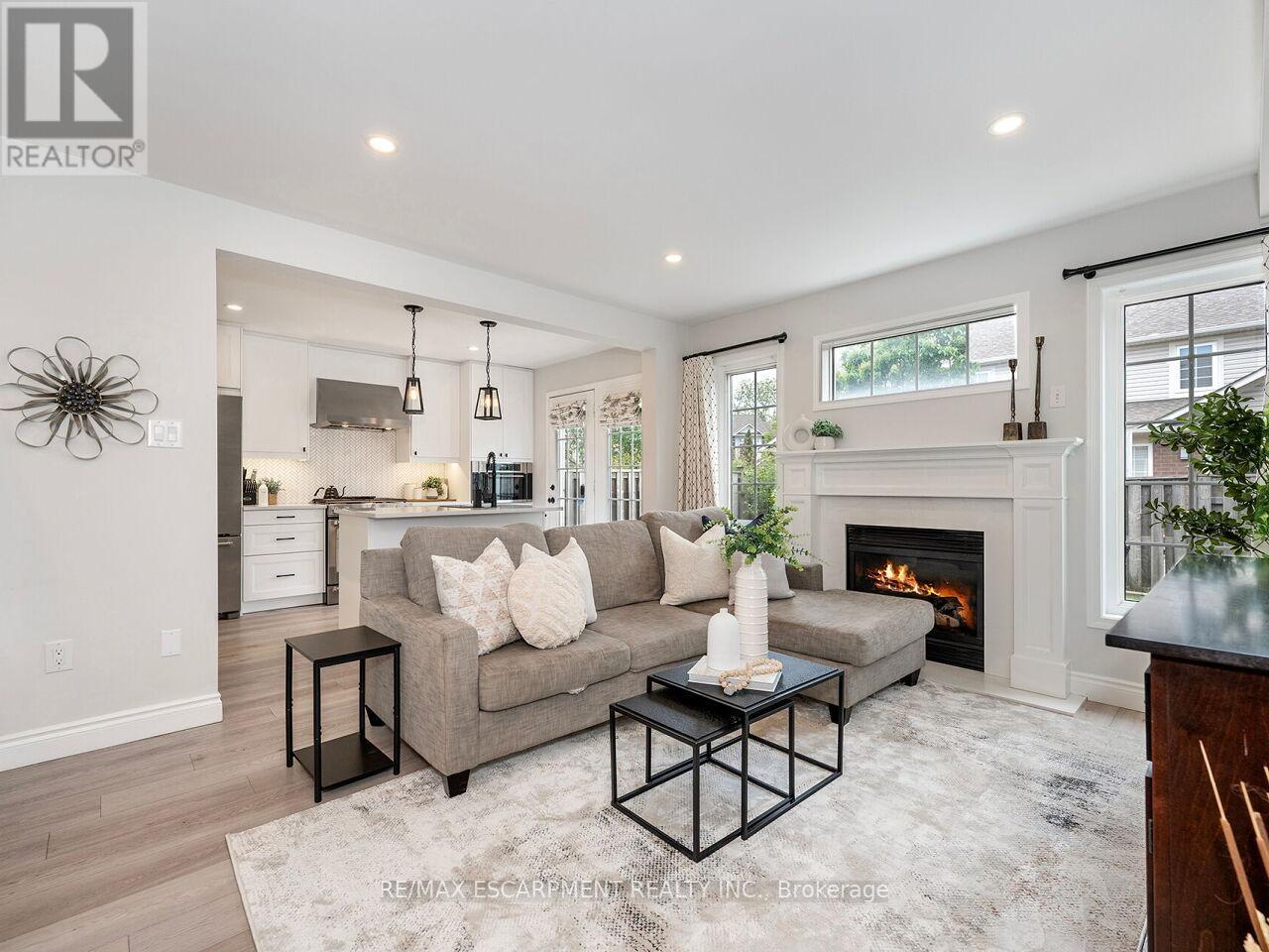 2448 Wooden Hill Circle, Oakville, Ontario  L6M 4E3 - Photo 4 - W13210572