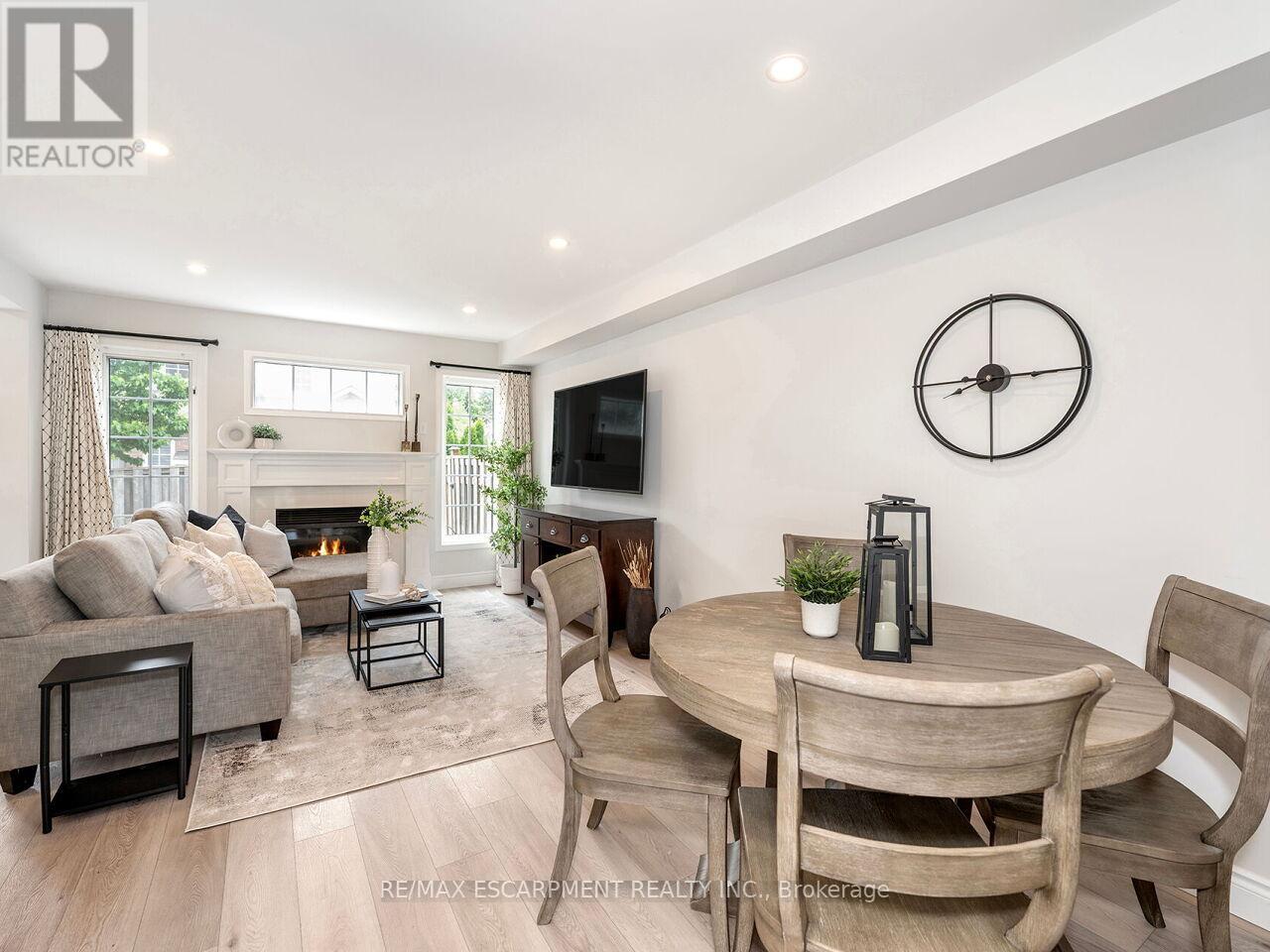2448 Wooden Hill Circle, Oakville, Ontario  L6M 4E3 - Photo 6 - W13210572