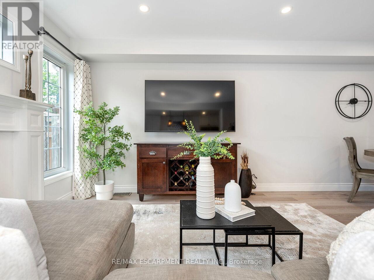 2448 Wooden Hill Circle, Oakville, Ontario  L6M 4E3 - Photo 9 - W13210572