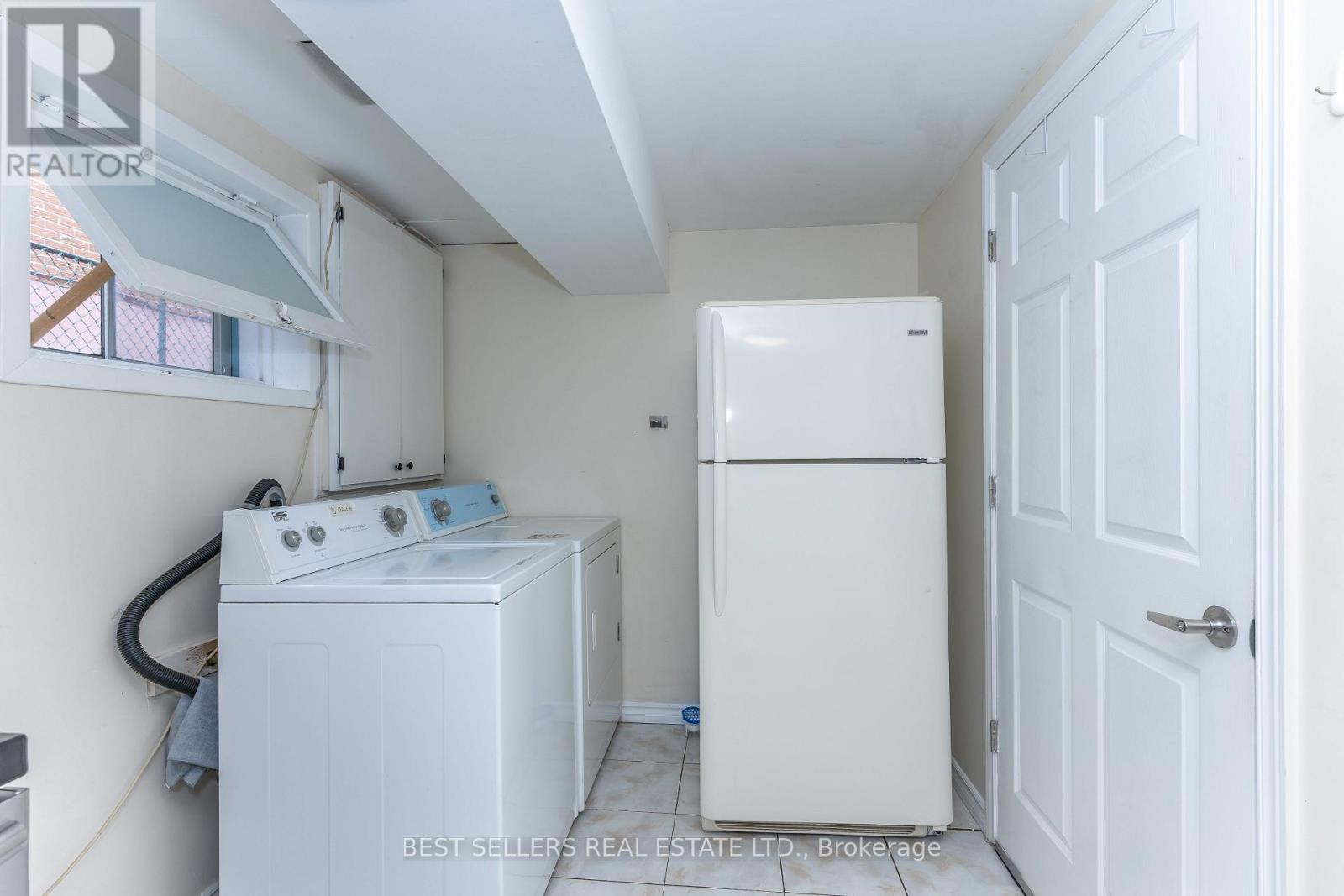 2554 Palisander Avenue, Mississauga, Ontario  L5B 2L2 - Photo 21 - W13210598