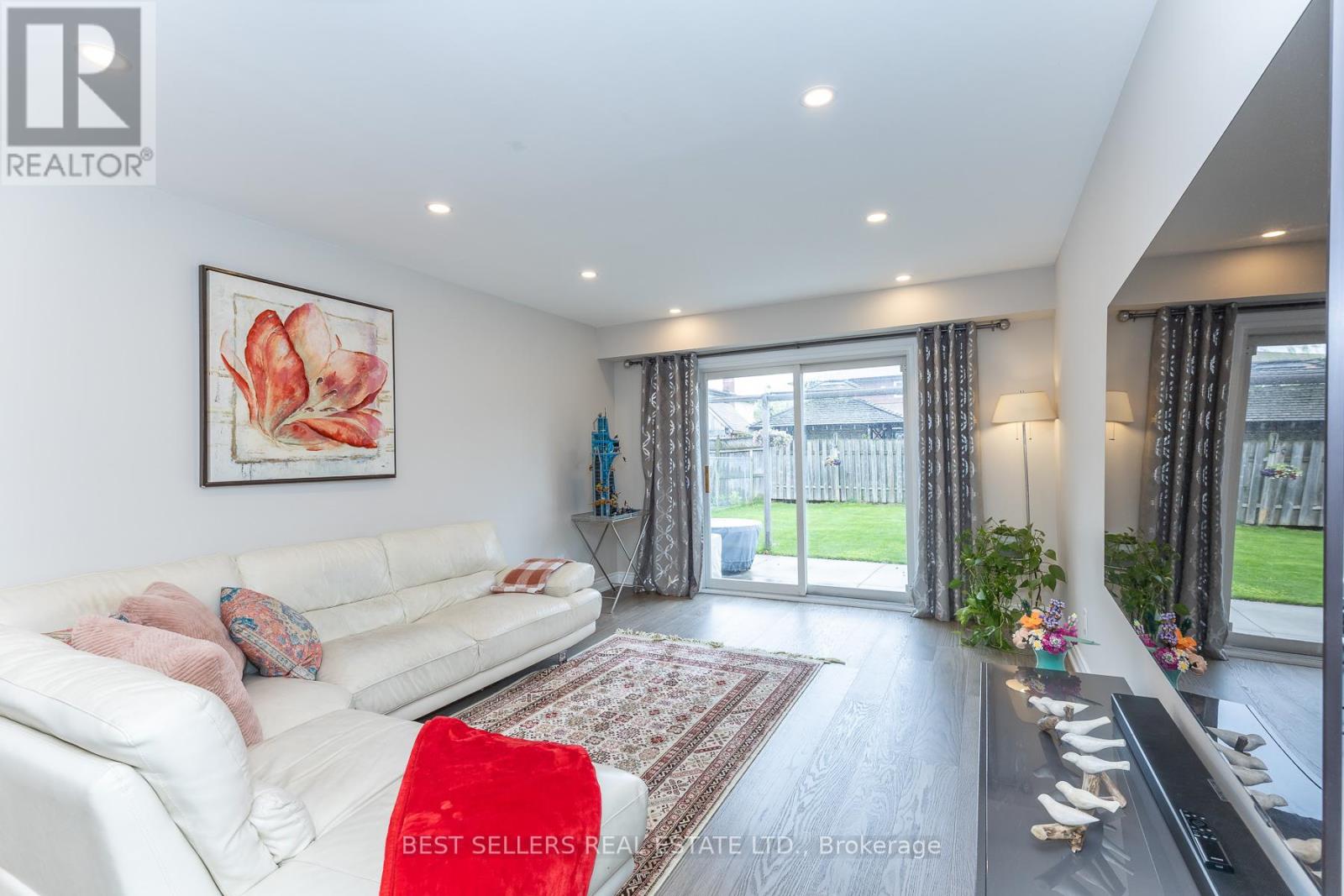 2554 Palisander Avenue, Mississauga, Ontario  L5B 2L2 - Photo 7 - W13210598