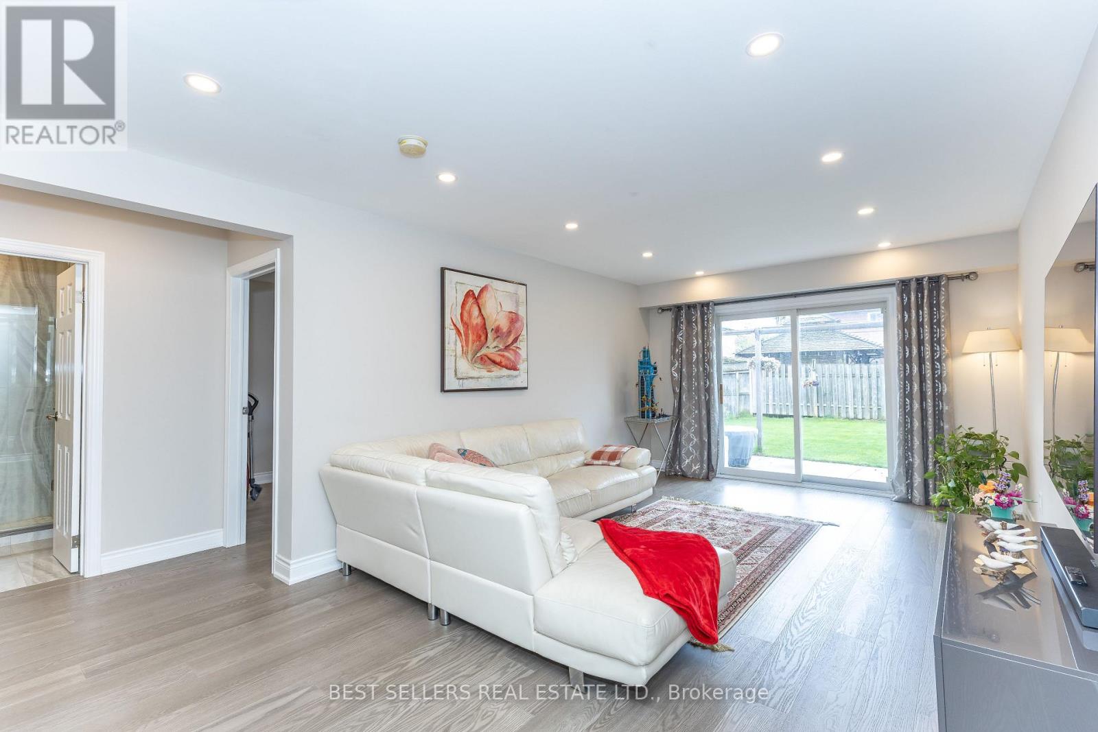 2554 Palisander Avenue, Mississauga, Ontario  L5B 2L2 - Photo 9 - W13210598