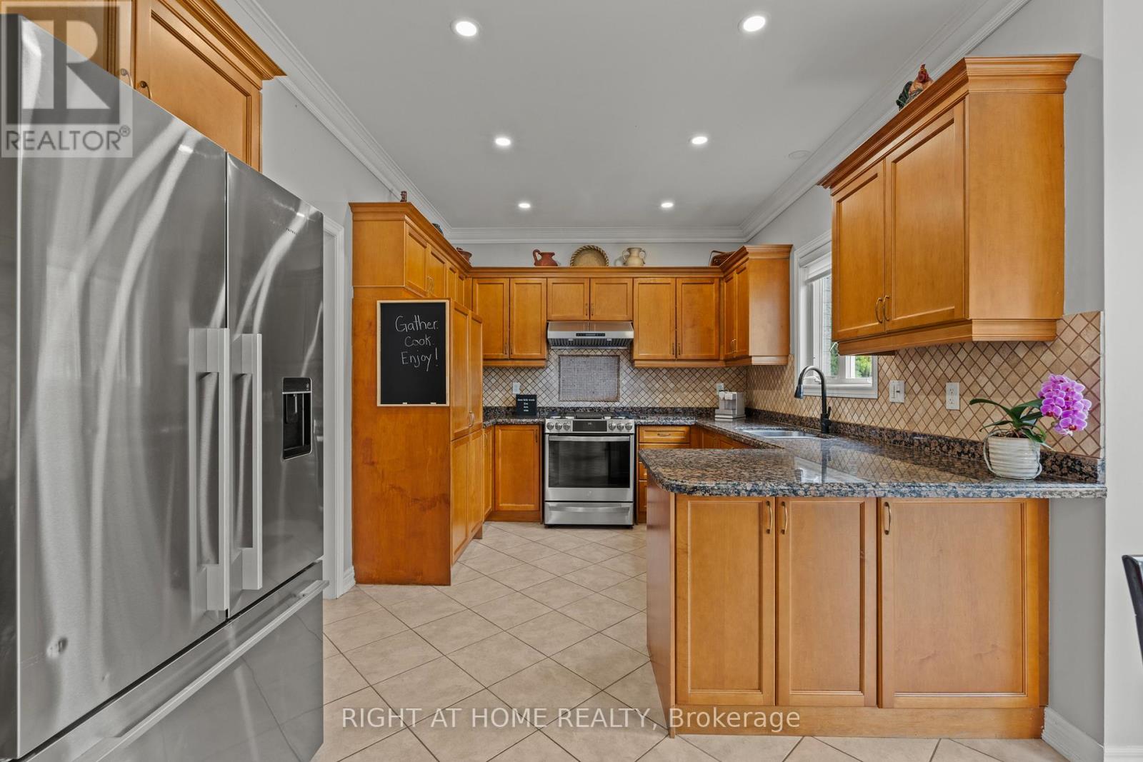 2275 Whitecliffe Way, Oakville, Ontario  L6M 4W3 - Photo 19 - W13210604
