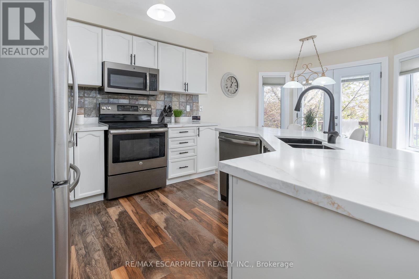 5 Early Street, Halton Hills, Ontario  L7G 5T6 - Photo 10 - W13210620