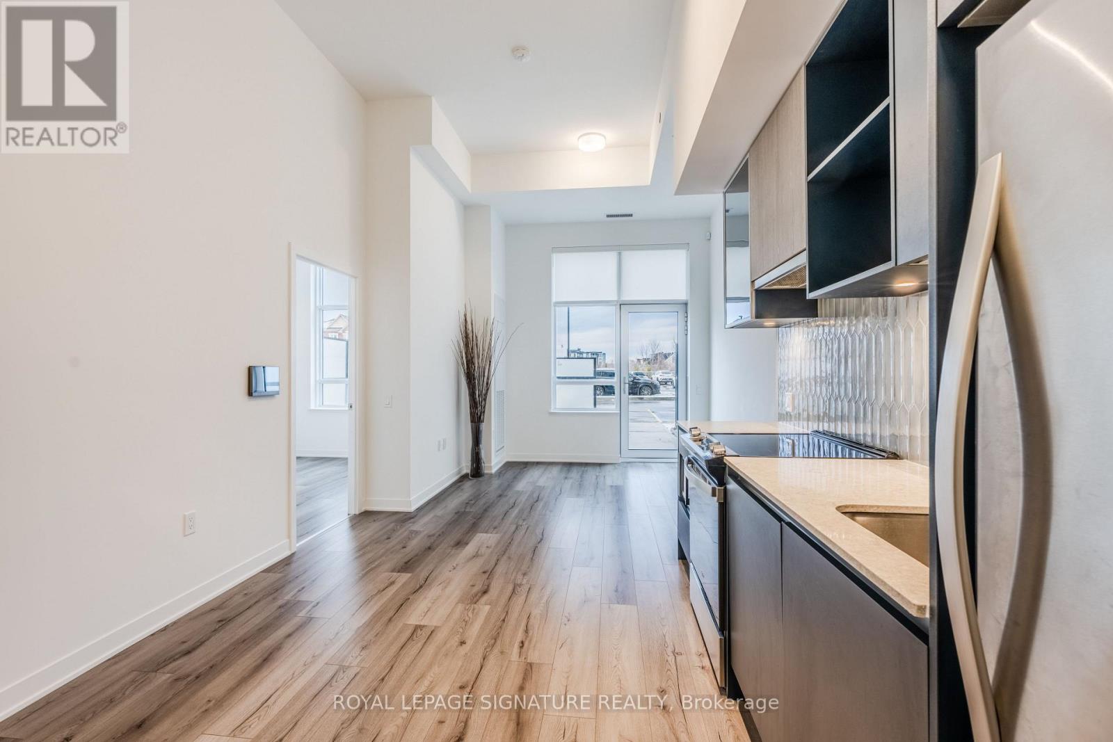 132 - 395 Dundas Street W, Oakville, Ontario  L6M 5R8 - Photo 2 - W13210644