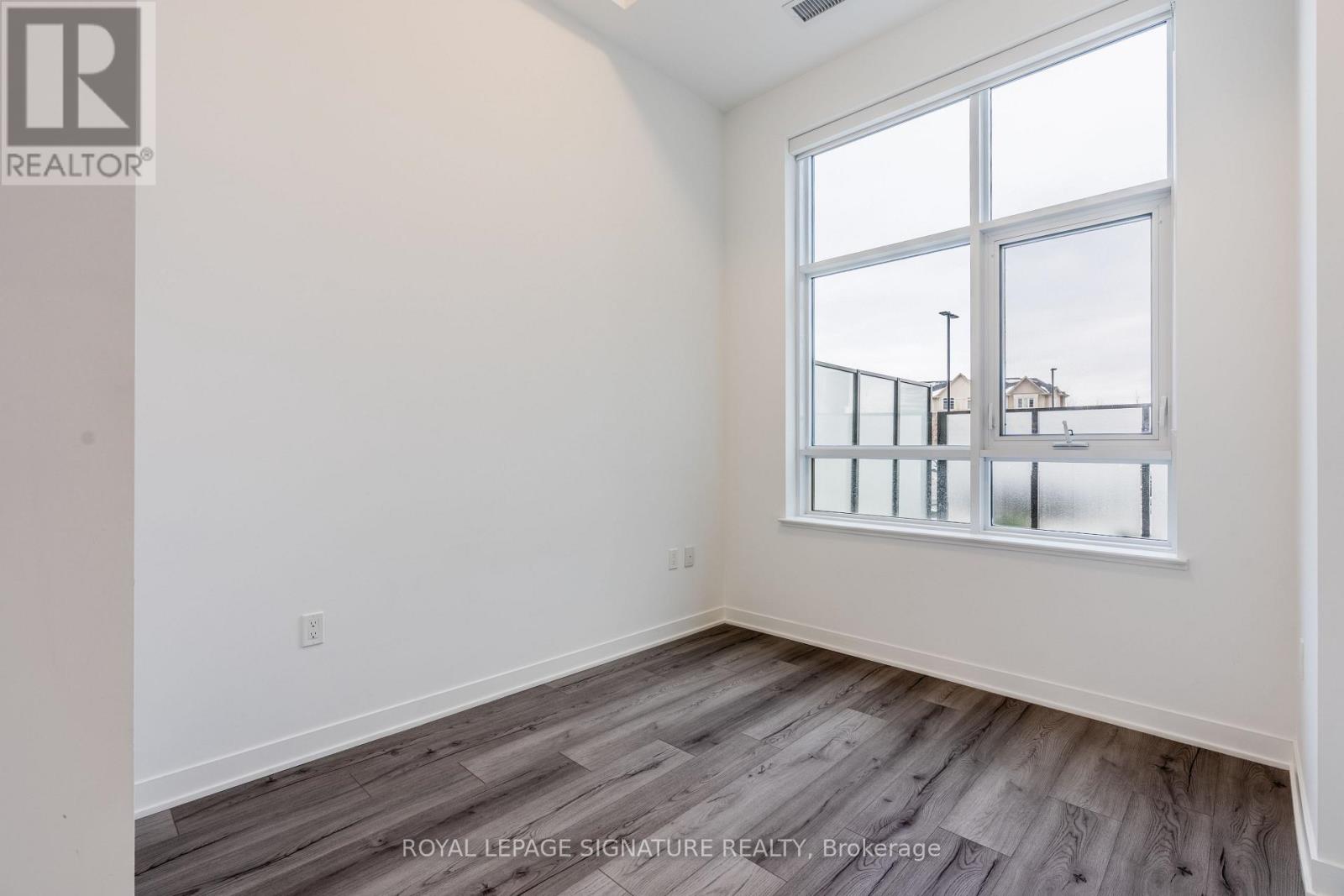132 - 395 Dundas Street W, Oakville, Ontario  L6M 5R8 - Photo 3 - W13210644
