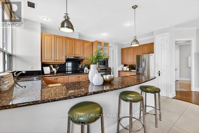Tph4 - 35 Kingsbridge Garden Circle, Mississauga, Ontario  L5R 3Z5 - Photo 17 - W13210662