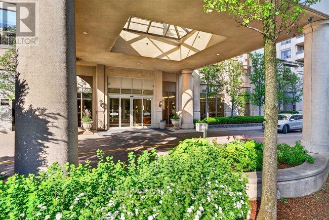 Tph4 - 35 Kingsbridge Garden Circle, Mississauga, Ontario  L5R 3Z5 - Photo 2 - W13210662