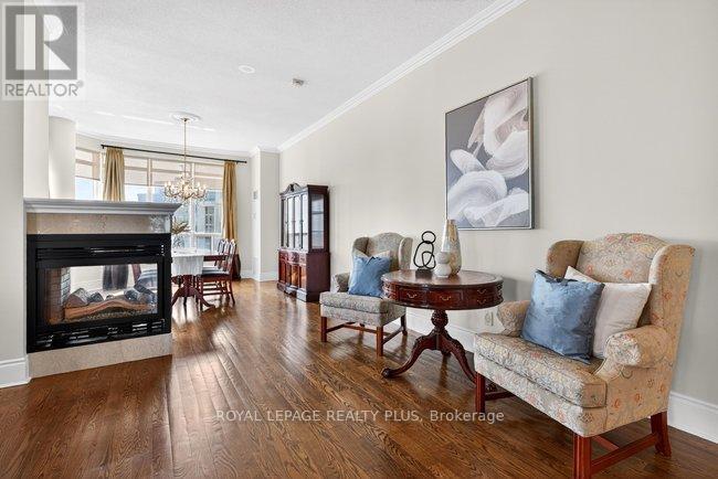 Tph4 - 35 Kingsbridge Garden Circle, Mississauga, Ontario  L5R 3Z5 - Photo 8 - W13210662