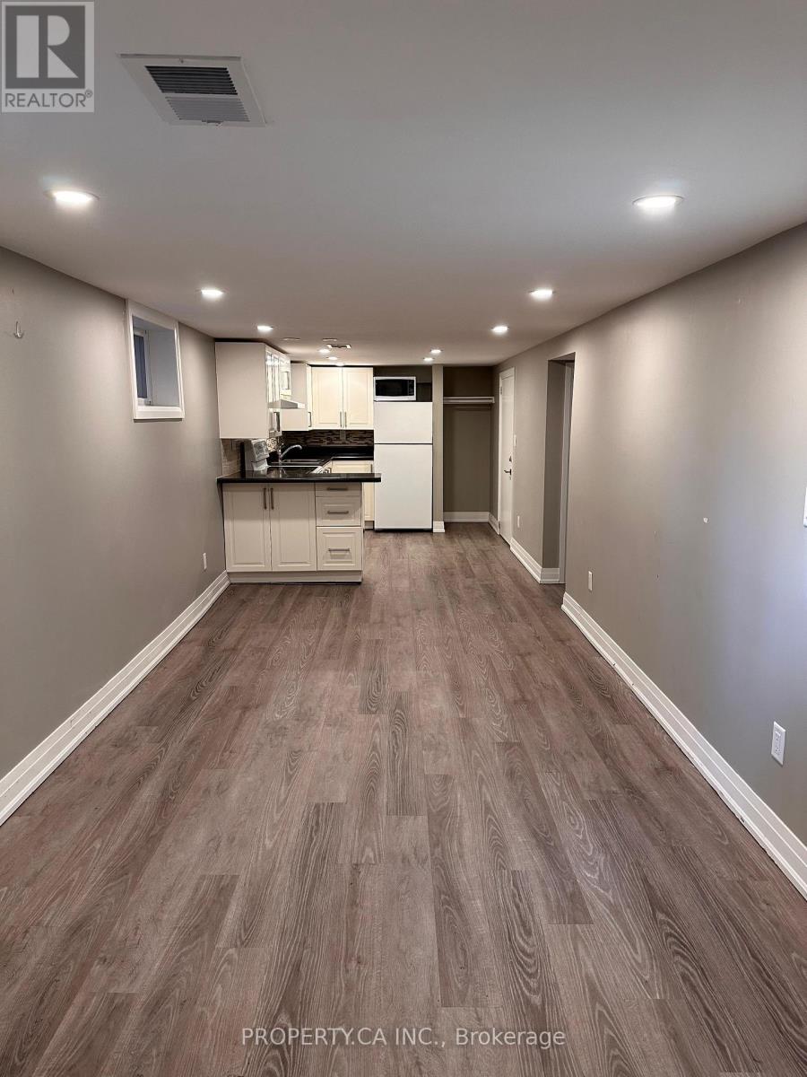 Bsmnt - 94 Hay Avenue, Toronto, Ontario  M8Z 1G4 - Photo 2 - W13210668