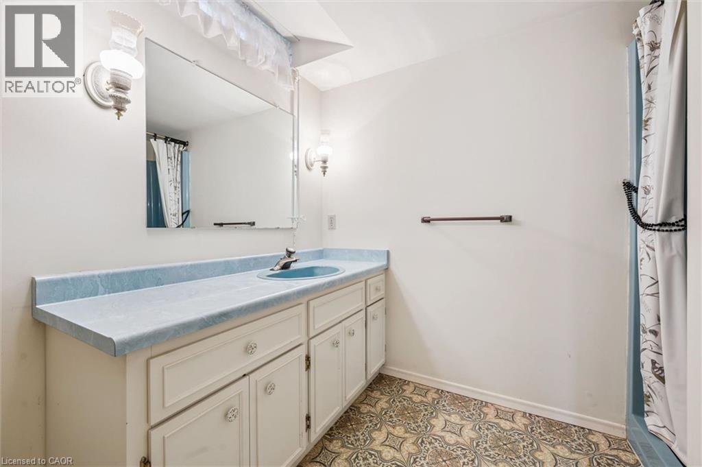 459 Belgreen Way, Waterloo, Ontario  N2L 5X6 - Photo 23 - 40834028