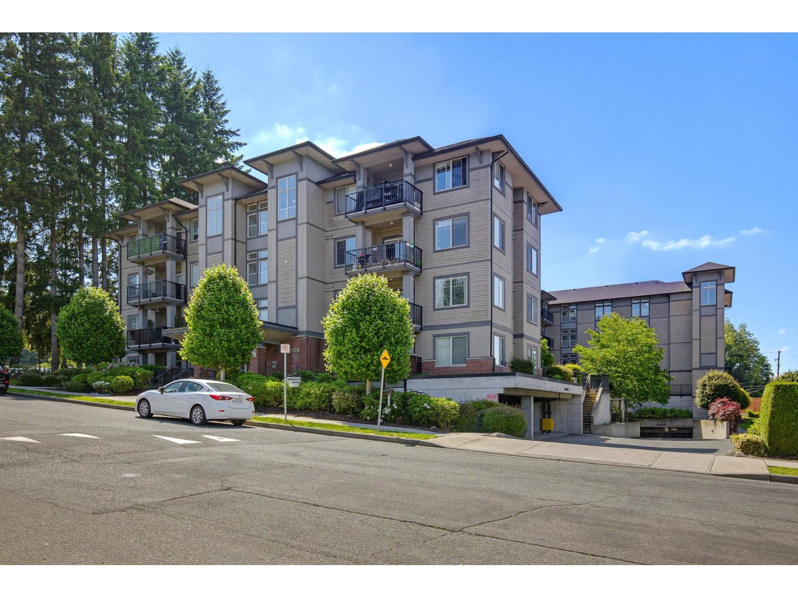 204 33898 Pine Street, Abbotsford, British Columbia  V2S 2P3 - Photo 2 - R3128873