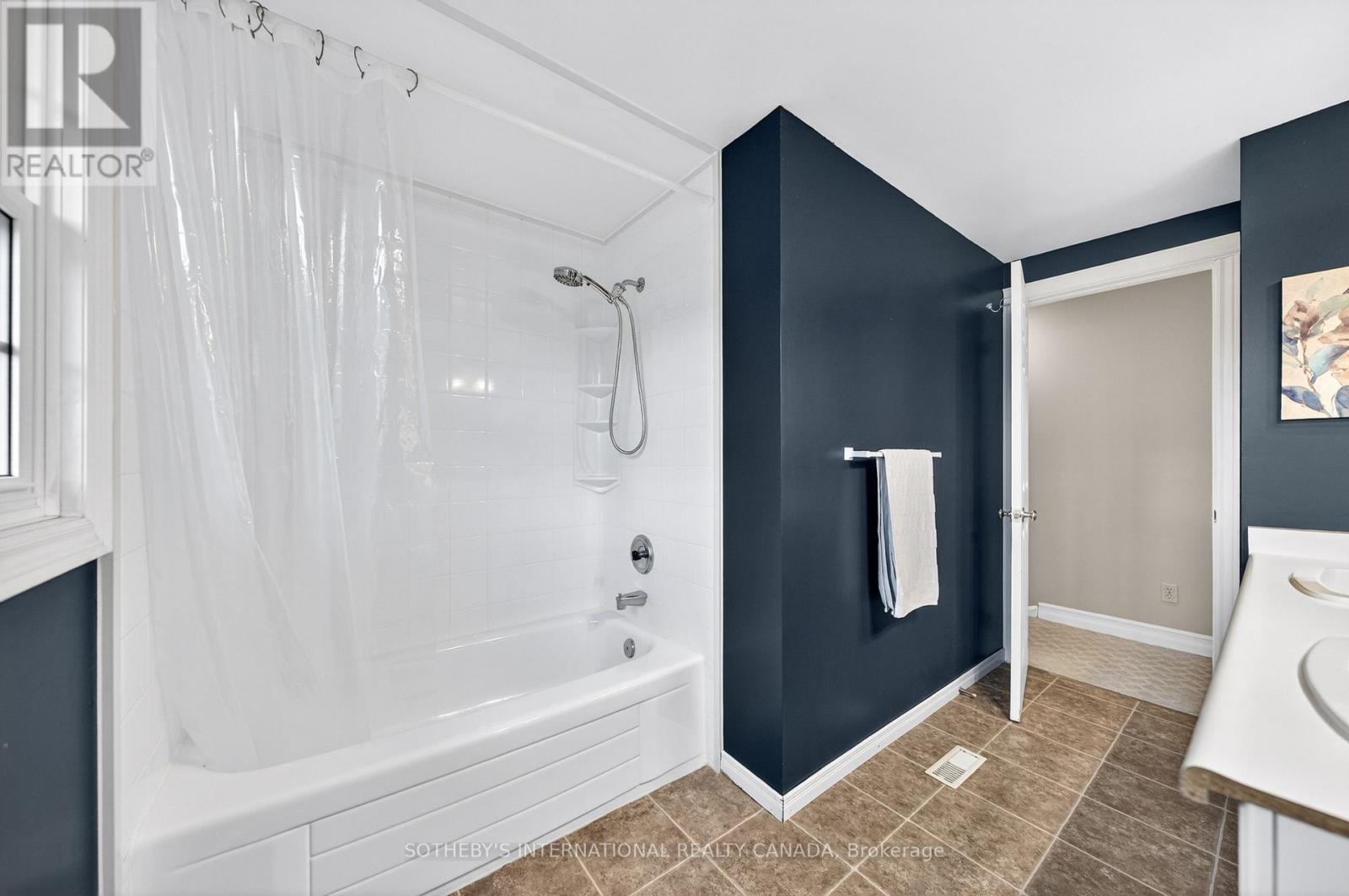 145 Westchester Drive, Kitchener, Ontario  N2B 3L6 - Photo 28 - X13210622
