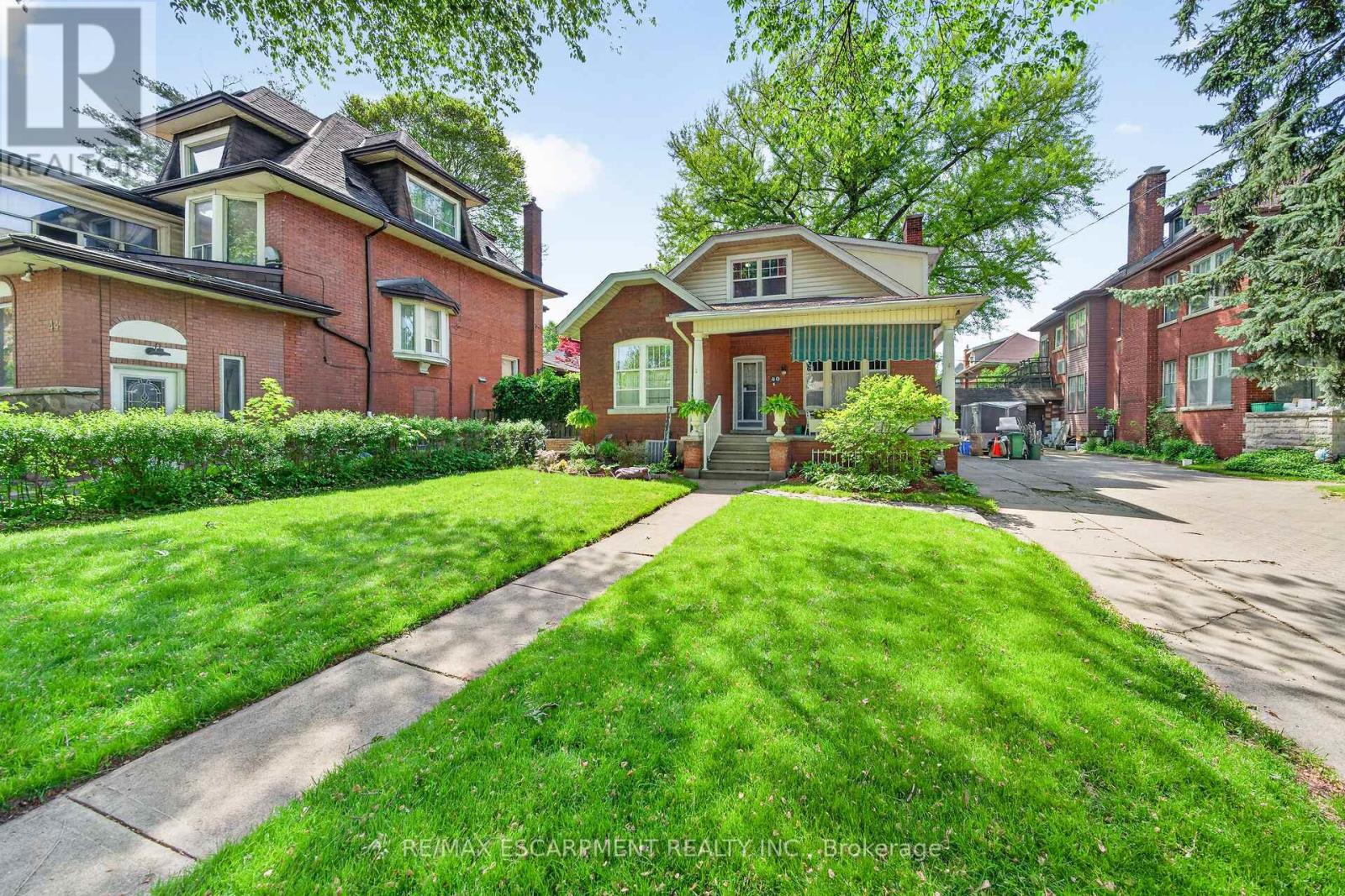 40 Fairleigh Crescent, Hamilton, Ontario  L8M 2K9 - Photo 1 - X13210666