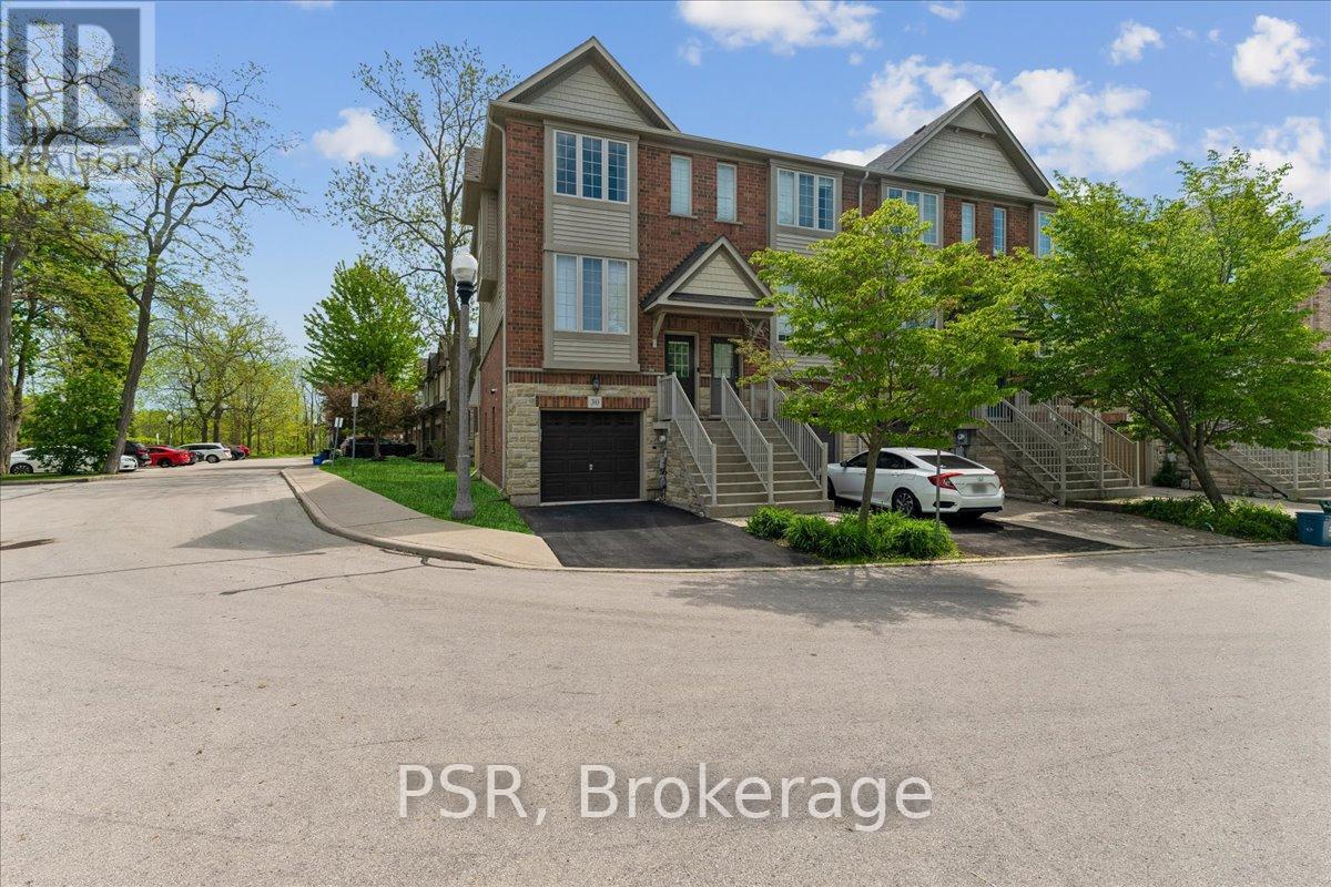 30 CHAPMAN LANE, Hamilton, Ontario