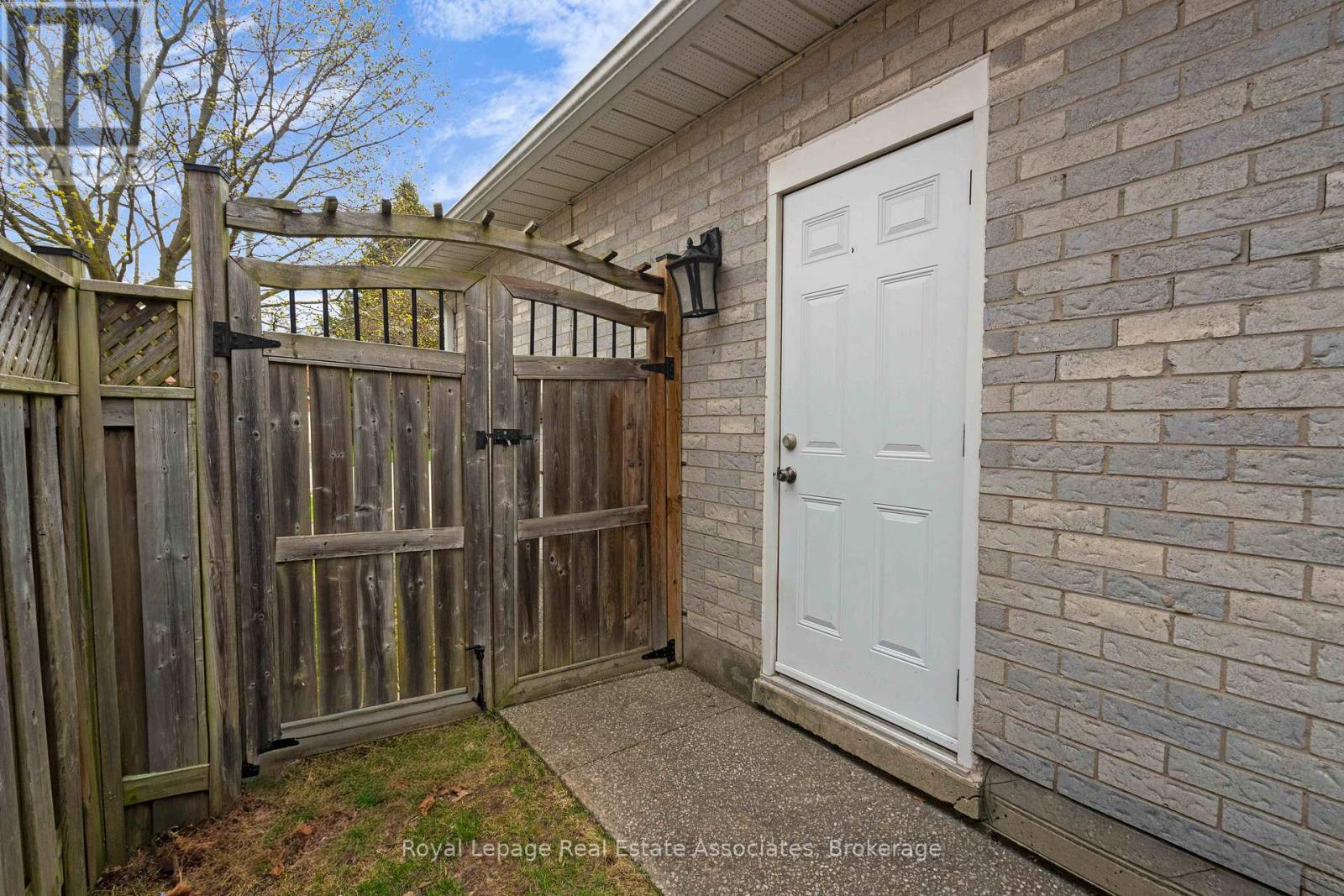 23 Handorf Drive, Cambridge, Ontario  N3C 3Y2 - Photo 47 - X13210780