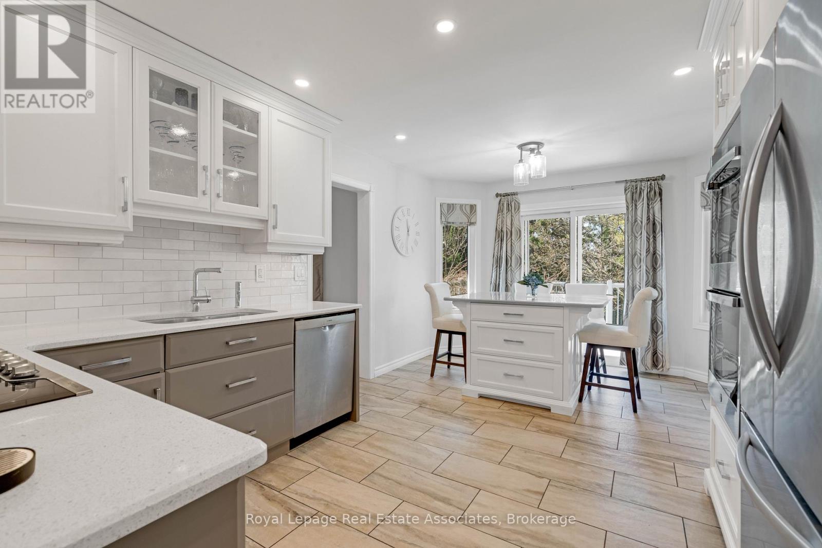 23 Handorf Drive, Cambridge, Ontario  N3C 3Y2 - Photo 8 - X13210780