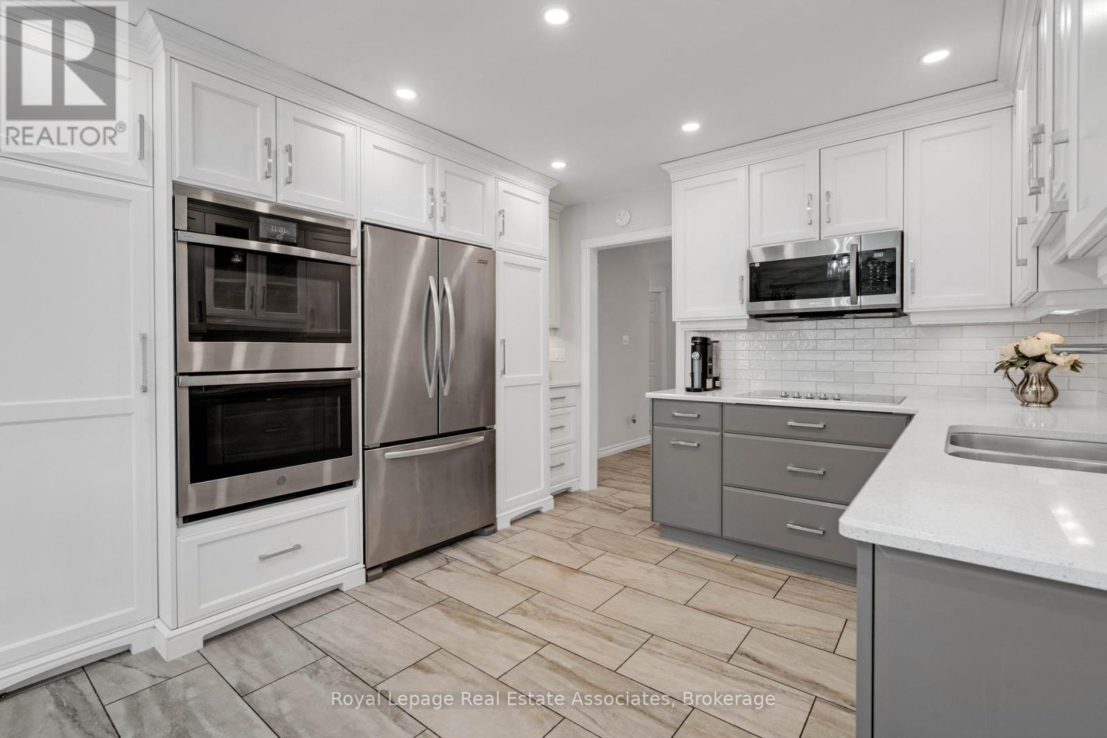 23 Handorf Drive, Cambridge, Ontario  N3C 3Y2 - Photo 9 - X13210780