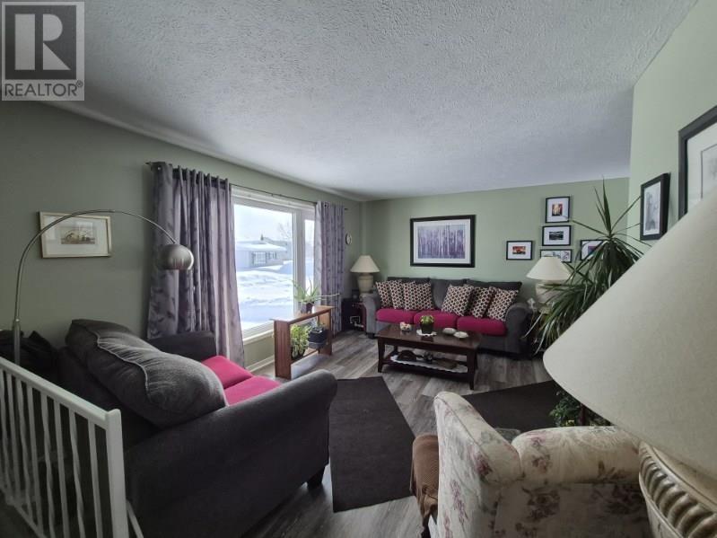 13 Moose Drive, Manitouwadge, Ontario  P0T 2C0 - Photo 5 - TB2600188