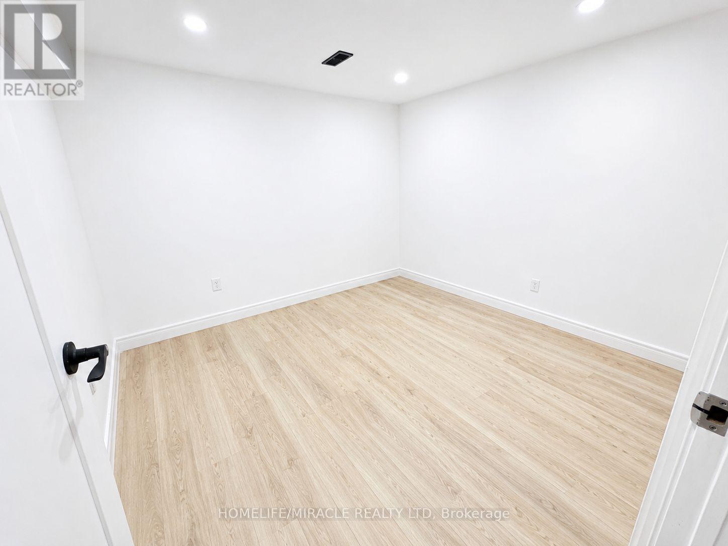 58 Deanscroft Square, Toronto, Ontario  M1E 4W9 - Photo 5 - E12933148