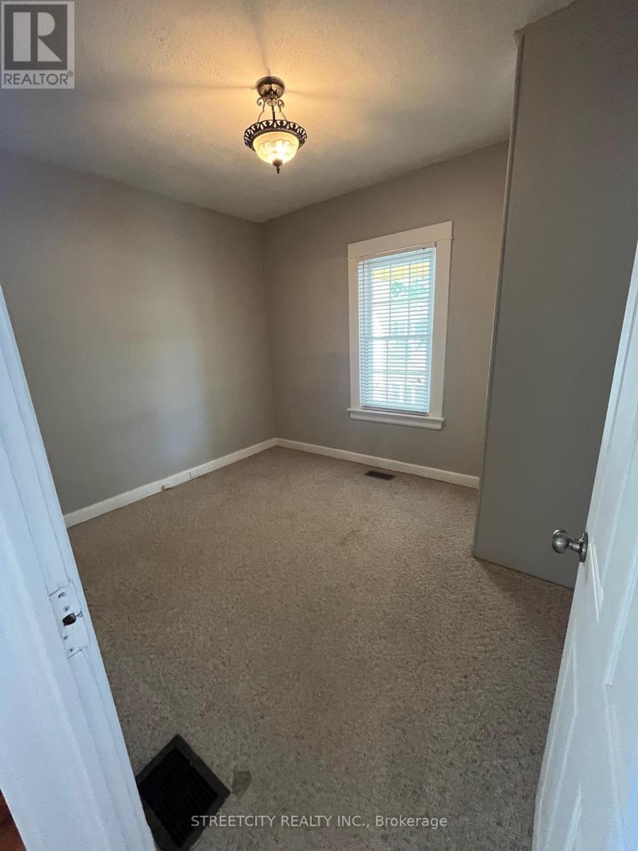 217 Kathleen Avenue, Sarnia, Ontario  N7T 1E1 - Photo 11 - X13209764