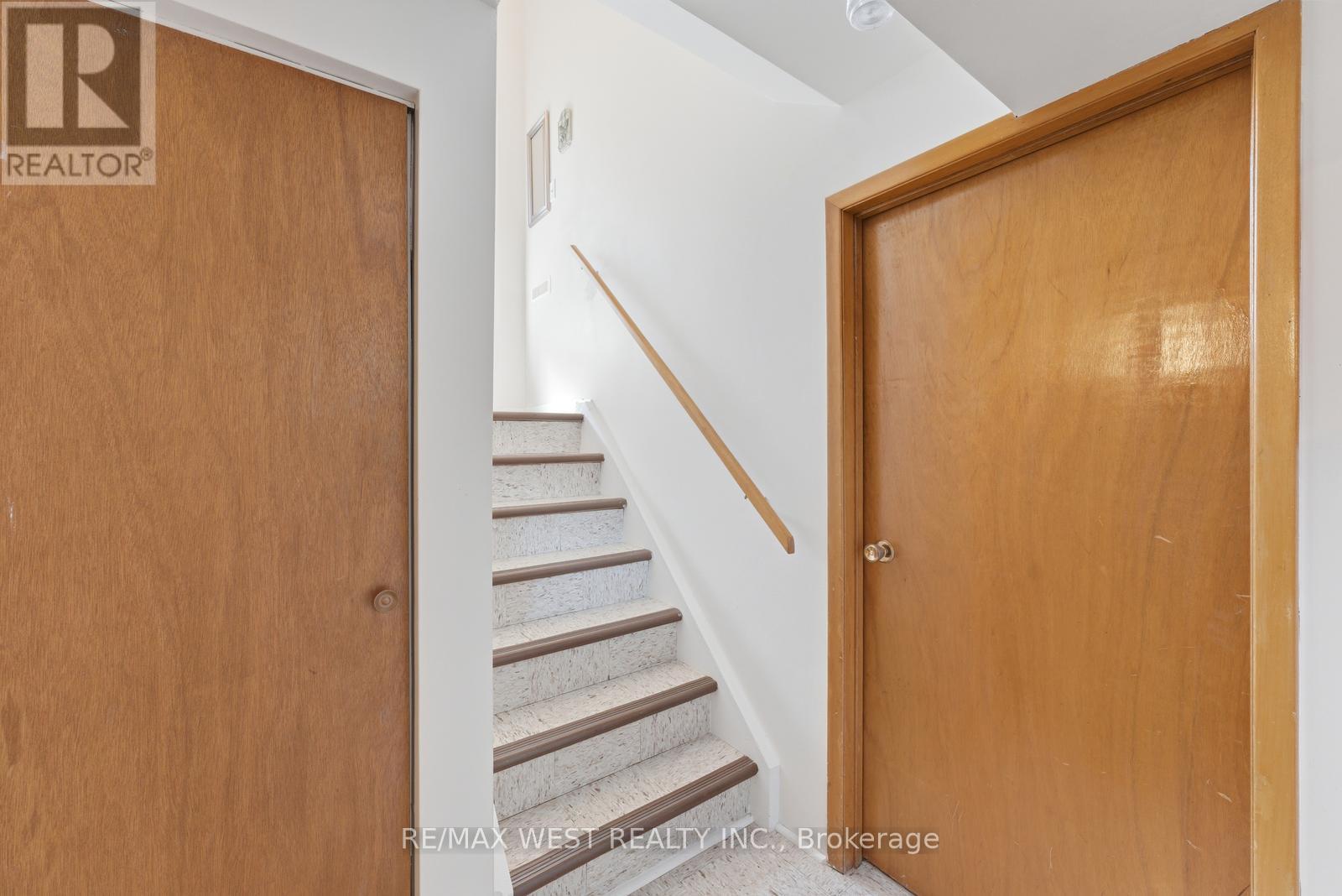 7066 Magic Court, Mississauga, Ontario  L4T 3A1 - Photo 22 - W13210434