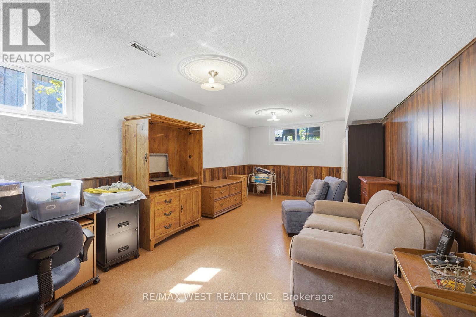 7066 Magic Court, Mississauga, Ontario  L4T 3A1 - Photo 28 - W13210434