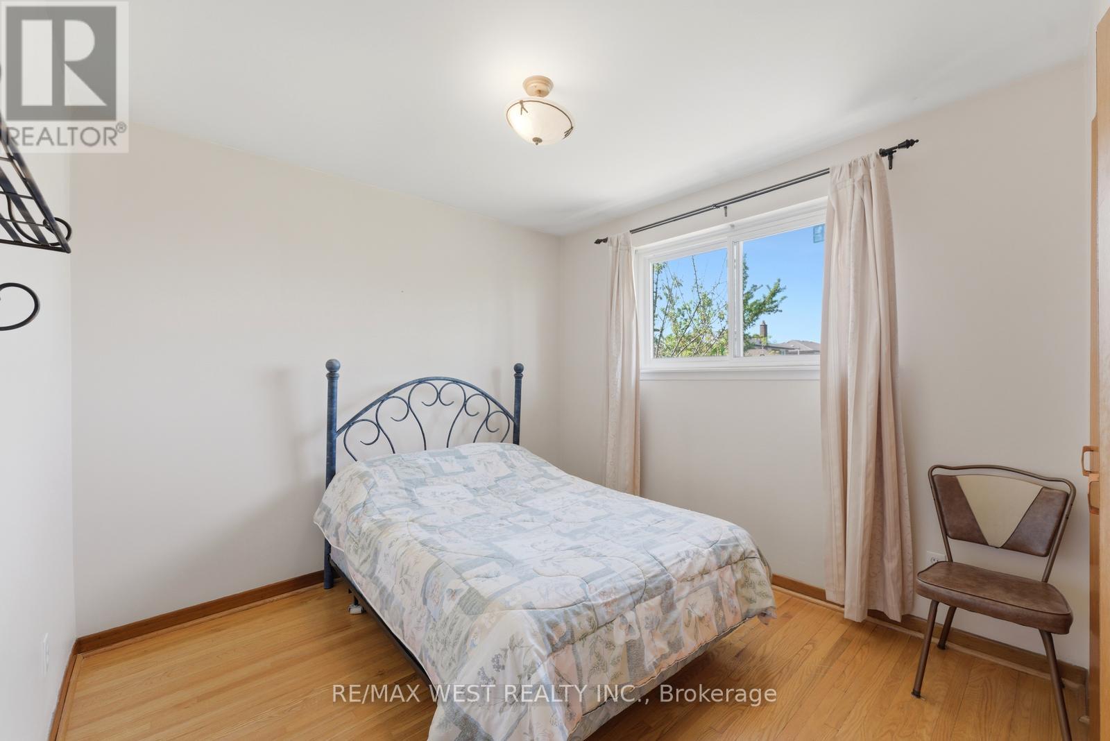 7066 Magic Court, Mississauga, Ontario  L4T 3A1 - Photo 17 - W13210434