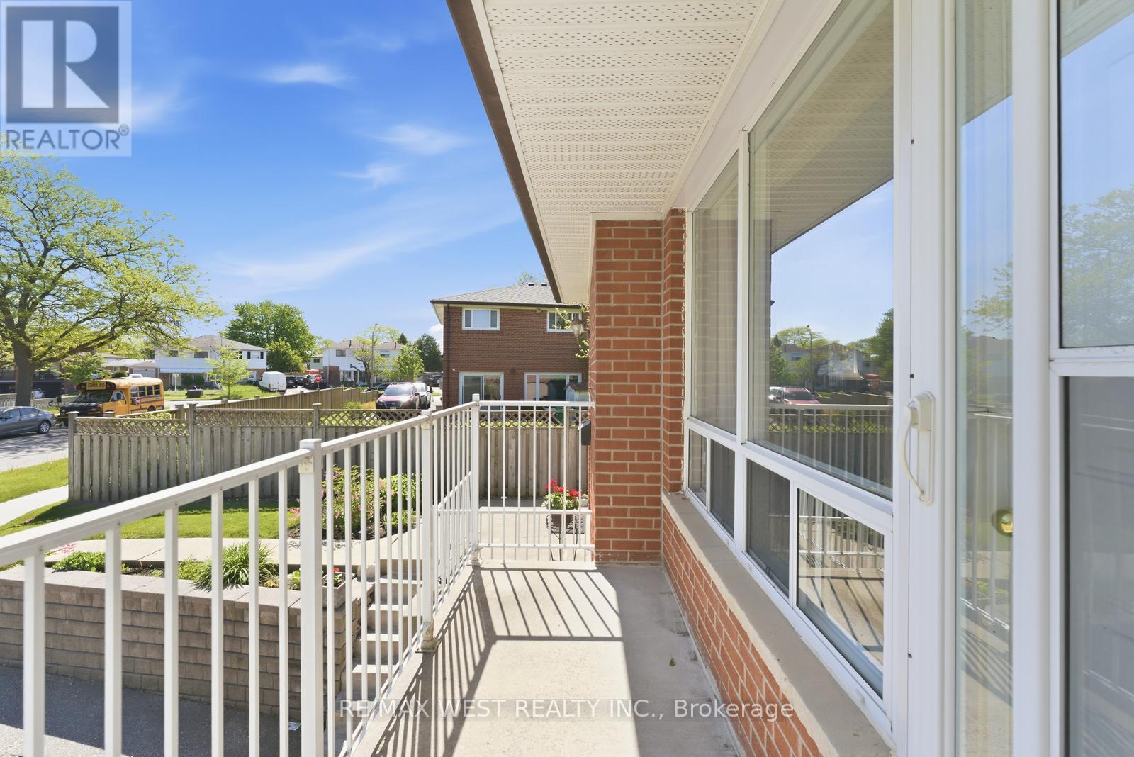 7066 Magic Court, Mississauga, Ontario  L4T 3A1 - Photo 31 - W13210434