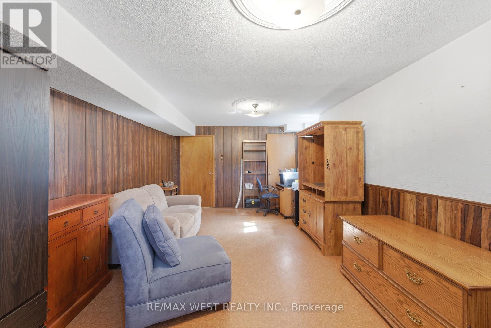 7066 Magic Court, Mississauga, Ontario  L4T 3A1 - Photo 29 - W13210434